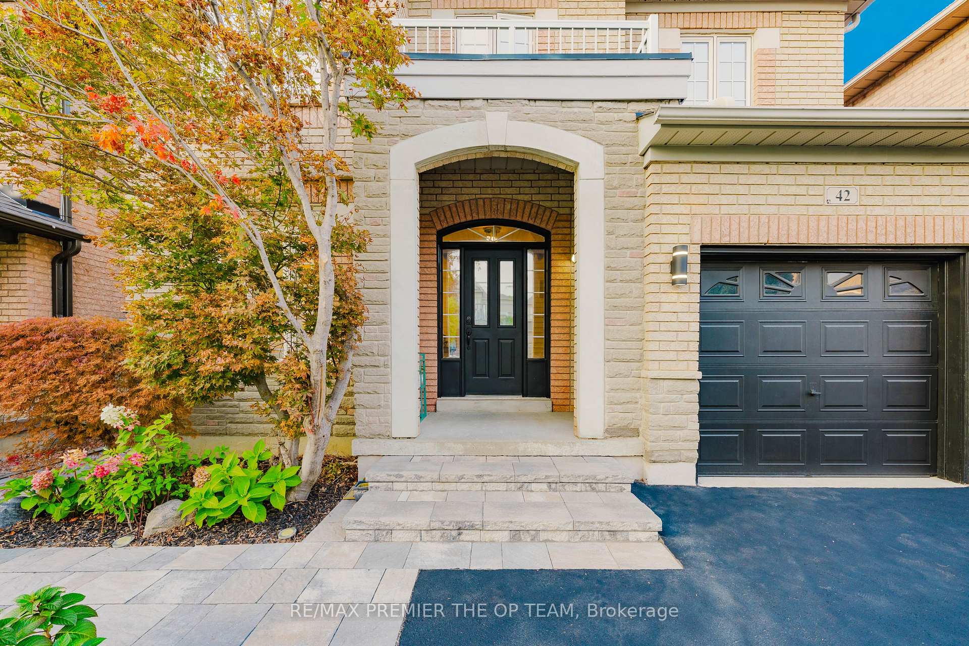 Photo 5 of 42 Osprey Drive, Vaughan, Vellore Village — HOMEH