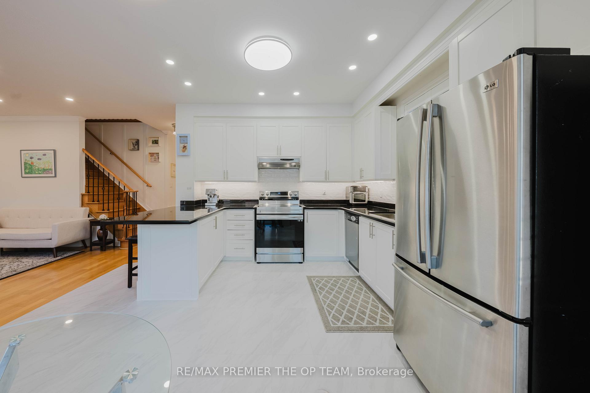 Photo 13 of 42 Osprey Drive, Vaughan, Vellore Village — HOMEH