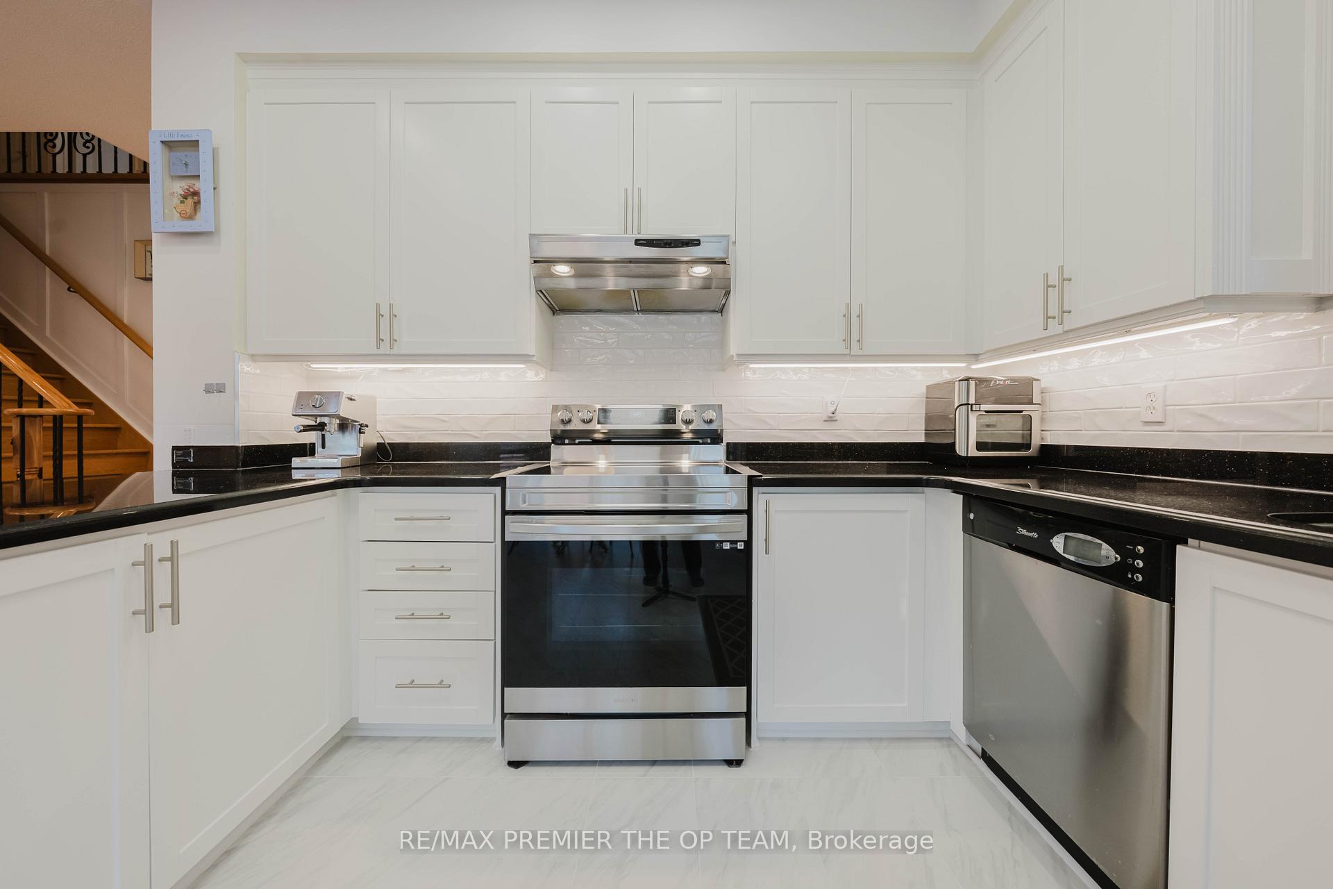 Photo 15 of 42 Osprey Drive, Vaughan, Vellore Village — HOMEH