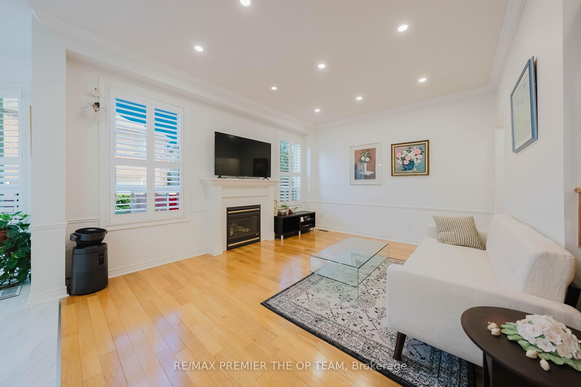 Photo 17 of 42 Osprey Drive, Vaughan, Vellore Village — HOMEH
