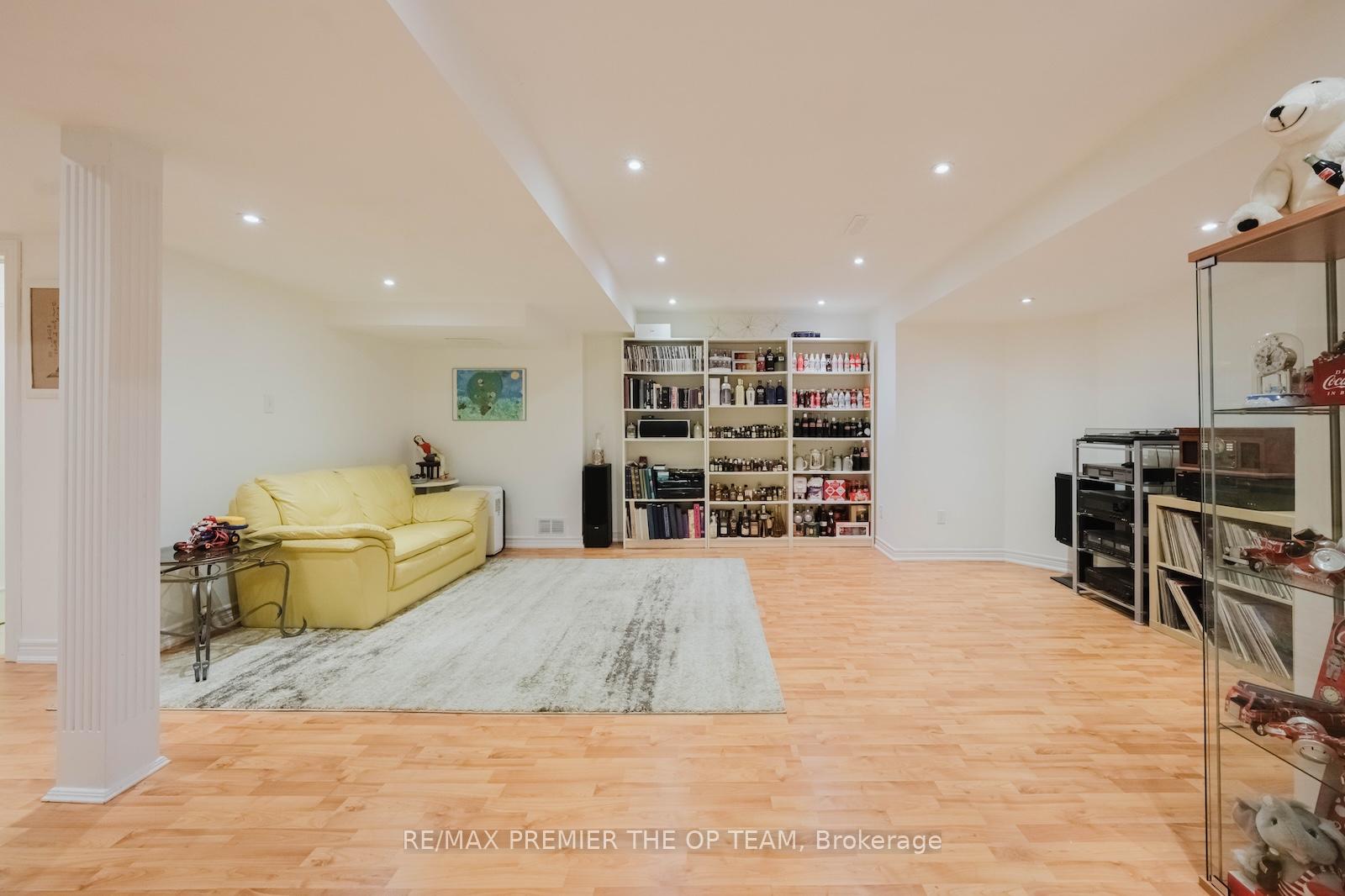 Photo 32 of 42 Osprey Drive, Vaughan, Vellore Village — HOMEH