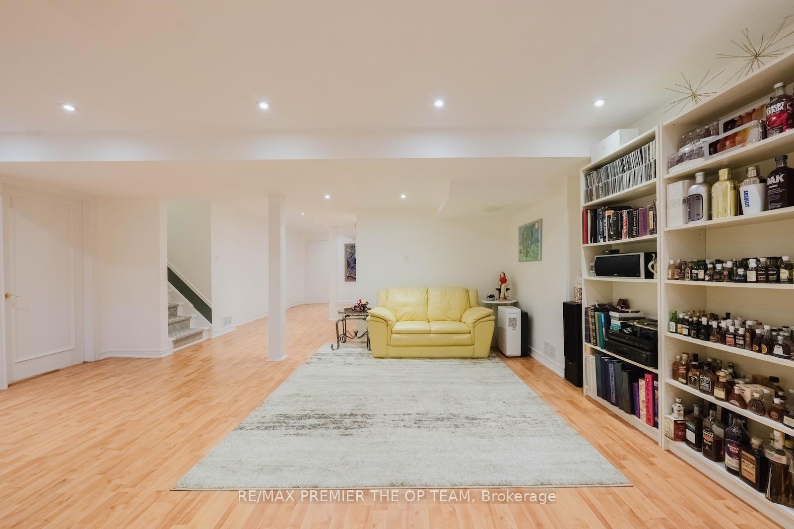 Photo 33 of 42 Osprey Drive, Vaughan, Vellore Village — HOMEH