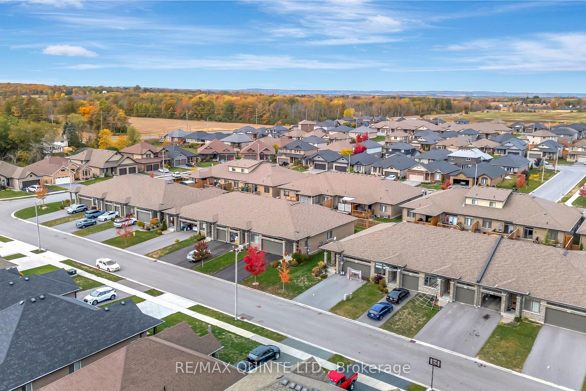 Photo 6 of 44 Covington Crescent, Belleville, Thurlow Ward — HOMEH