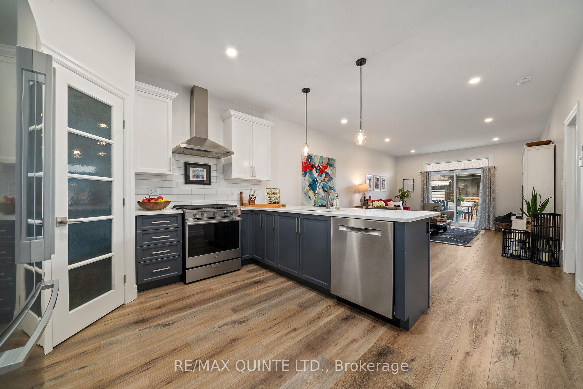 Photo 3 of 44 Covington Crescent, Belleville, Thurlow Ward — HOMEH