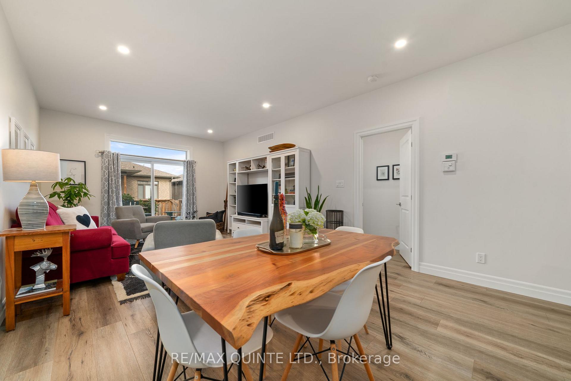 Photo 10 of 44 Covington Crescent, Belleville, Thurlow Ward — HOMEH
