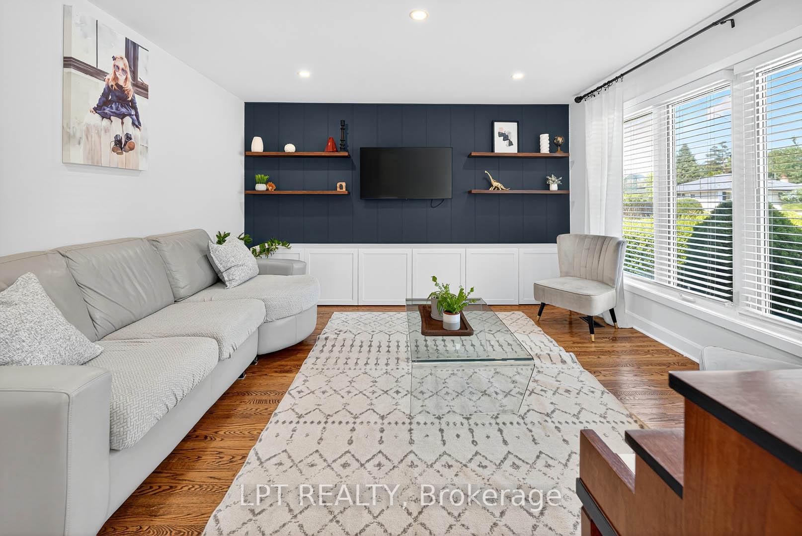 Photo 10 of 918 Walton Boulevard, Whitby, Williamsburg — HOMEH
