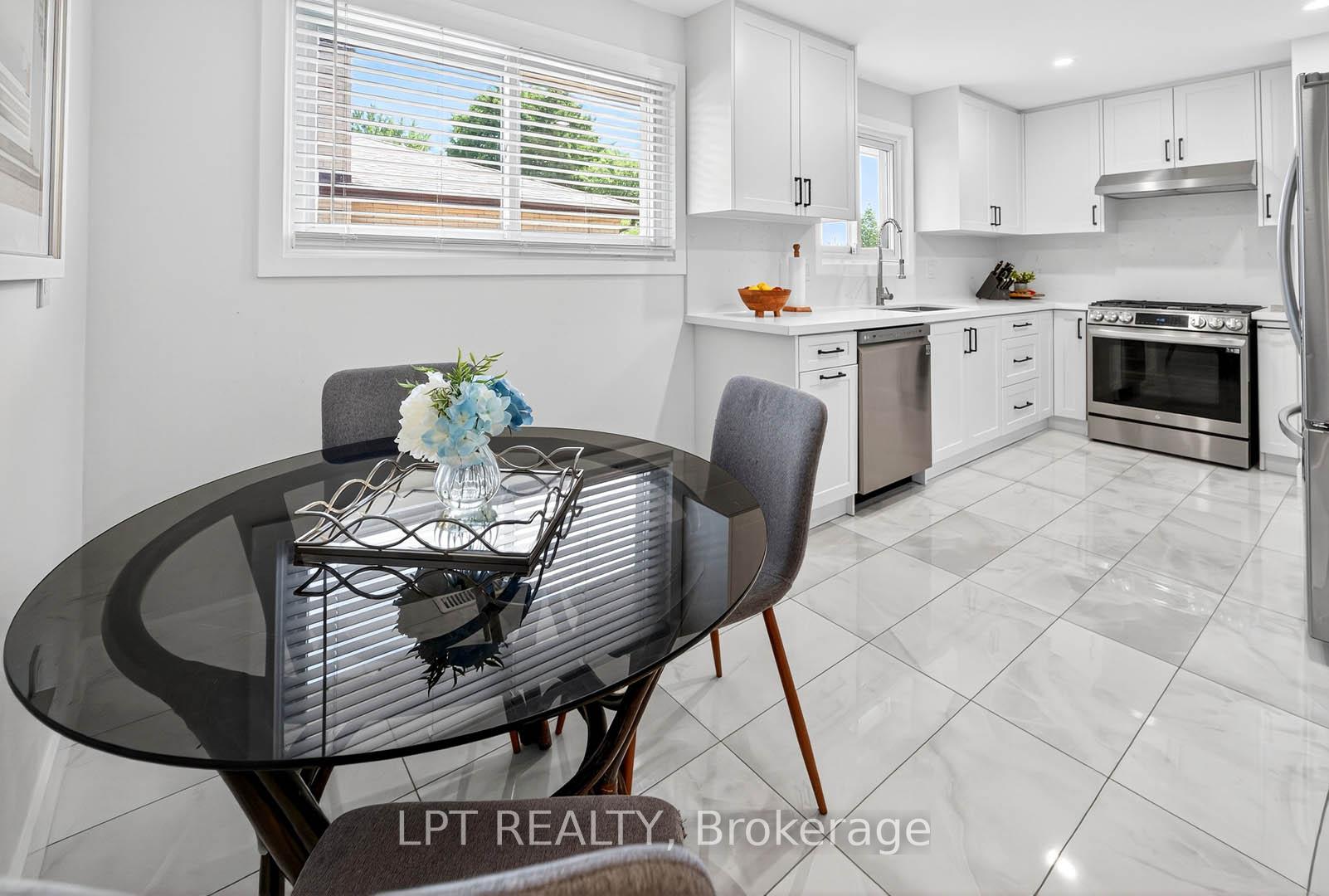 Photo 13 of 918 Walton Boulevard, Whitby, Williamsburg — HOMEH