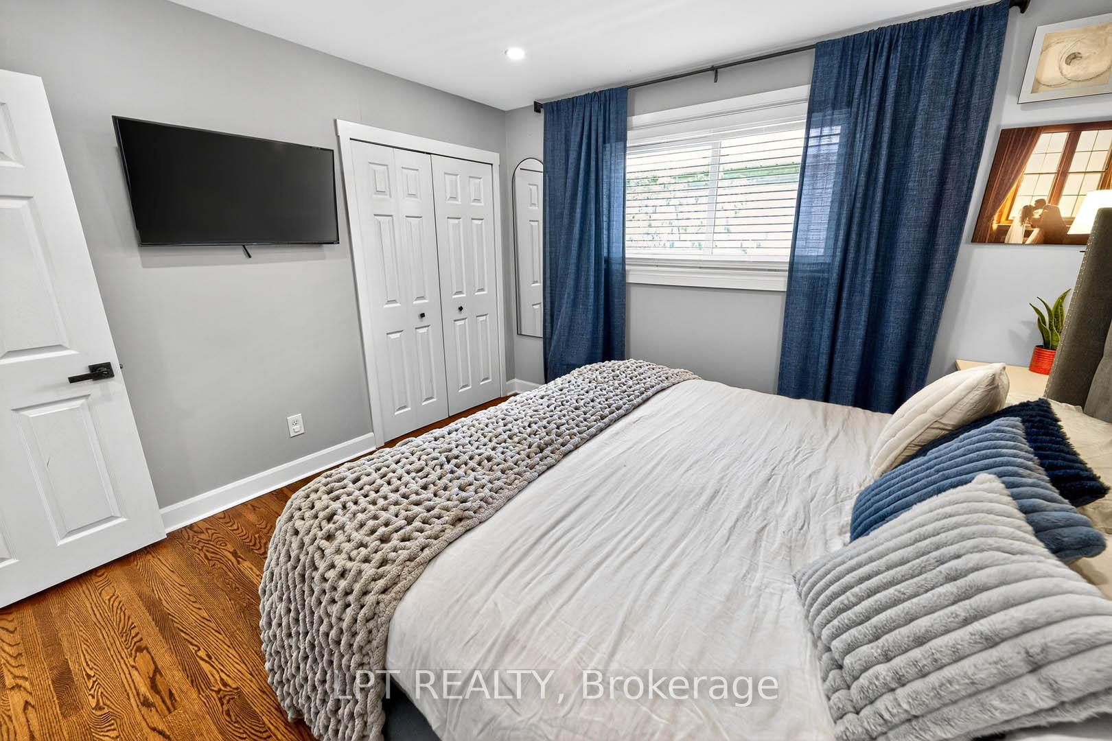 Photo 21 of 918 Walton Boulevard, Whitby, Williamsburg — HOMEH