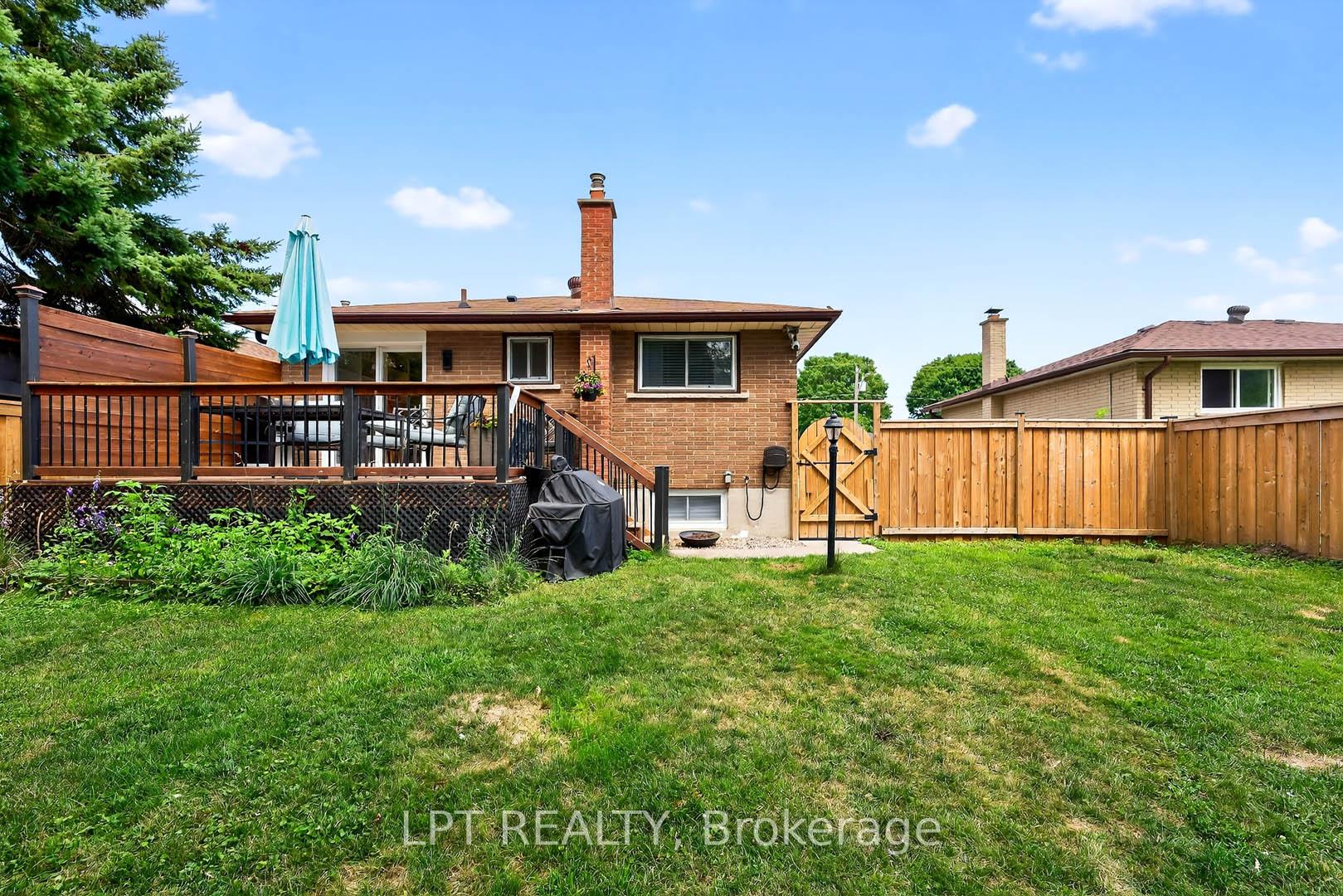Photo 43 of 918 Walton Boulevard, Whitby, Williamsburg — HOMEH
