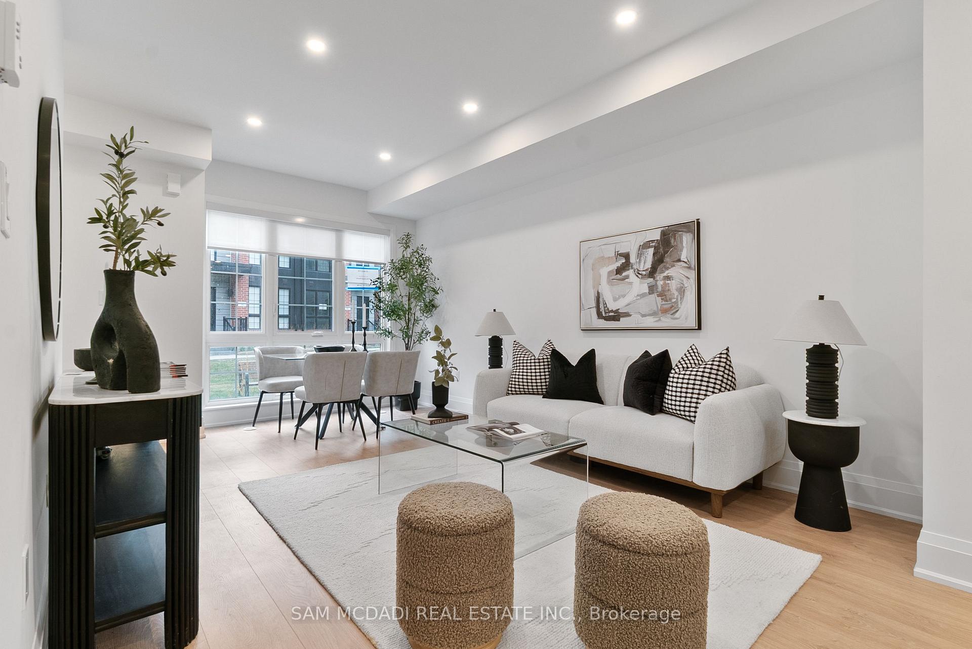 Photo 5 of 33 Burleigh Mews, Vaughan, Uplands — HOMEH