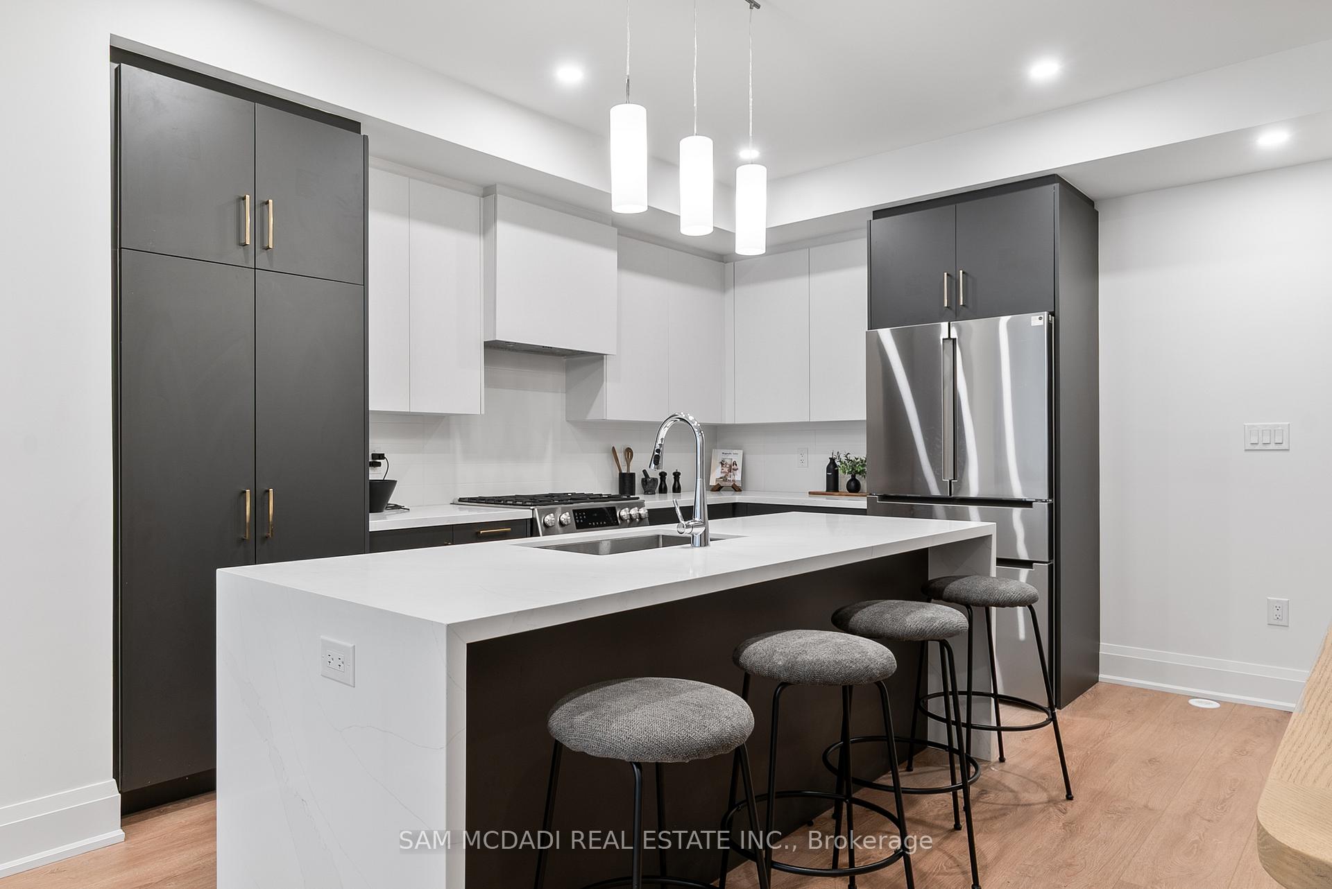 Photo 11 of 33 Burleigh Mews, Vaughan, Uplands — HOMEH