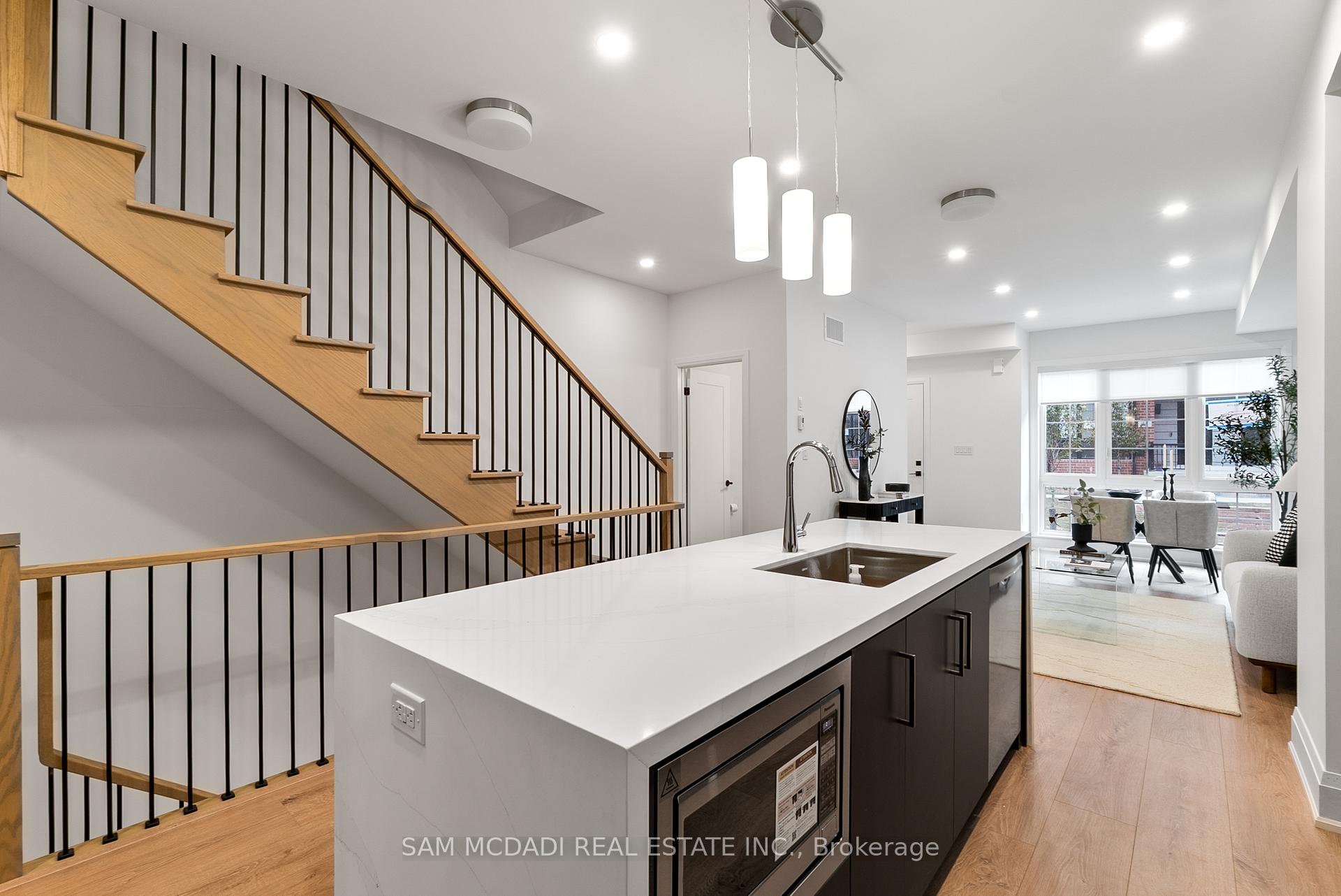 Photo 14 of 33 Burleigh Mews, Vaughan, Uplands — HOMEH