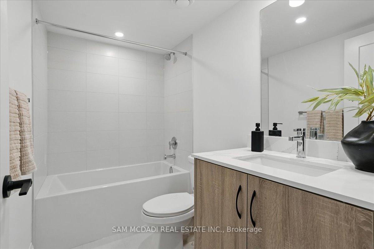 Photo 25 of 33 Burleigh Mews, Vaughan, Uplands — HOMEH