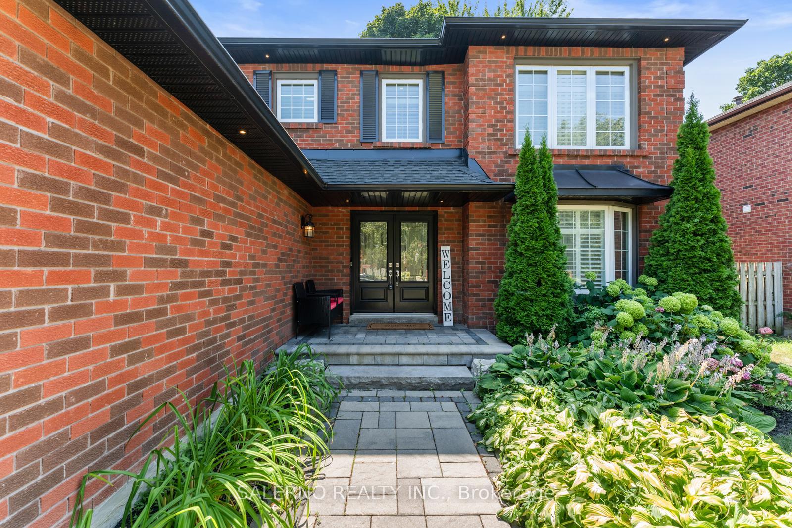 Photo 5 of 32 Glen Hill Drive, Whitby, Blue Grass Meadows — HOMEH