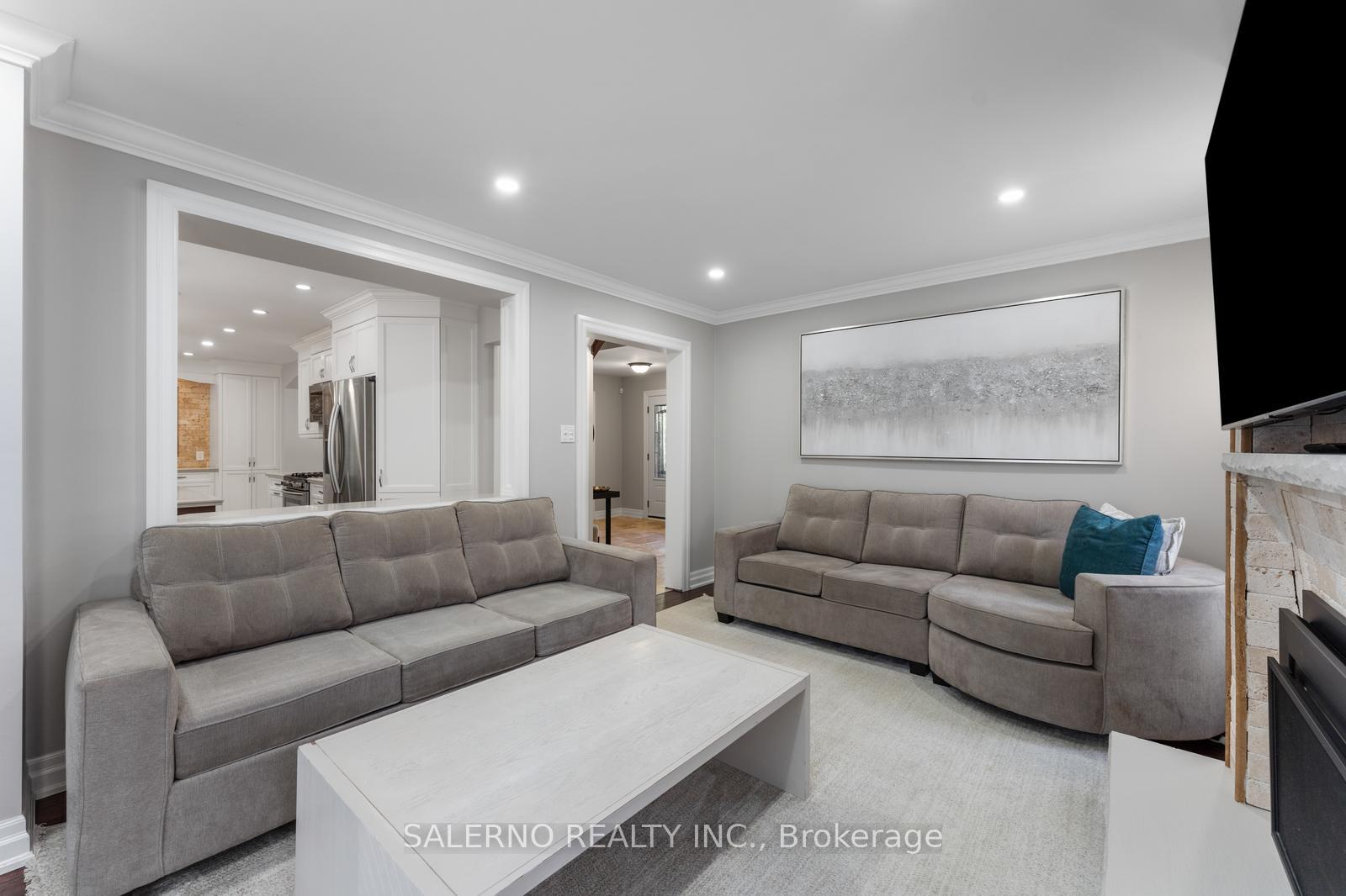 Photo 10 of 32 Glen Hill Drive, Whitby, Blue Grass Meadows — HOMEH