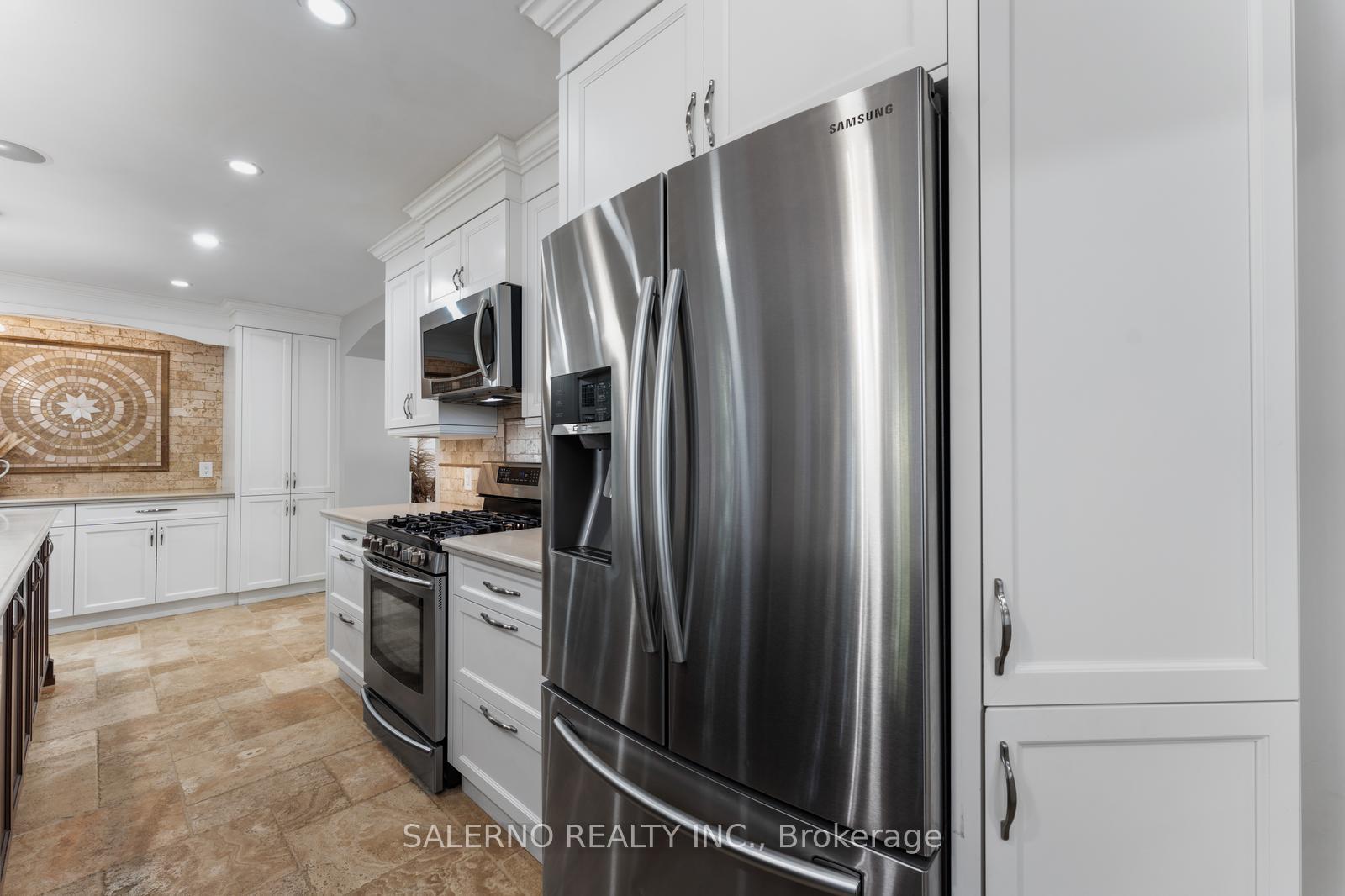 Photo 16 of 32 Glen Hill Drive, Whitby, Blue Grass Meadows — HOMEH