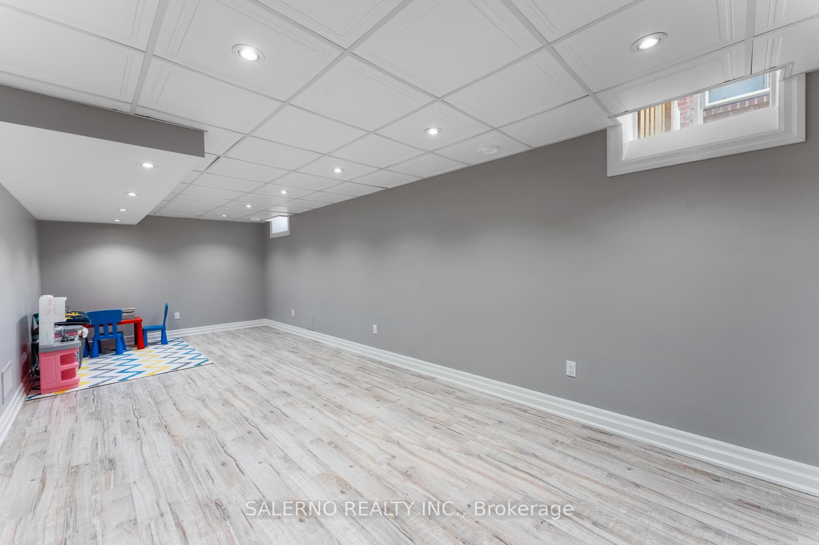 Photo 37 of 32 Glen Hill Drive, Whitby, Blue Grass Meadows — HOMEH