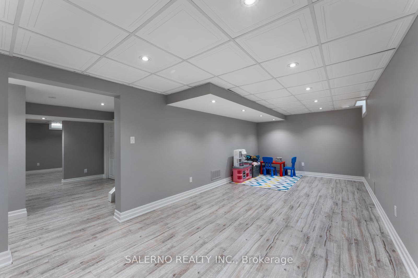 Photo 38 of 32 Glen Hill Drive, Whitby, Blue Grass Meadows — HOMEH