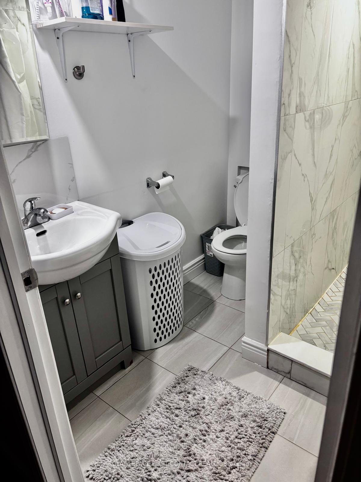 Photo 6 of 21 Blue Forest Crescent, Barrie, Innis-Shore — HOMEH
