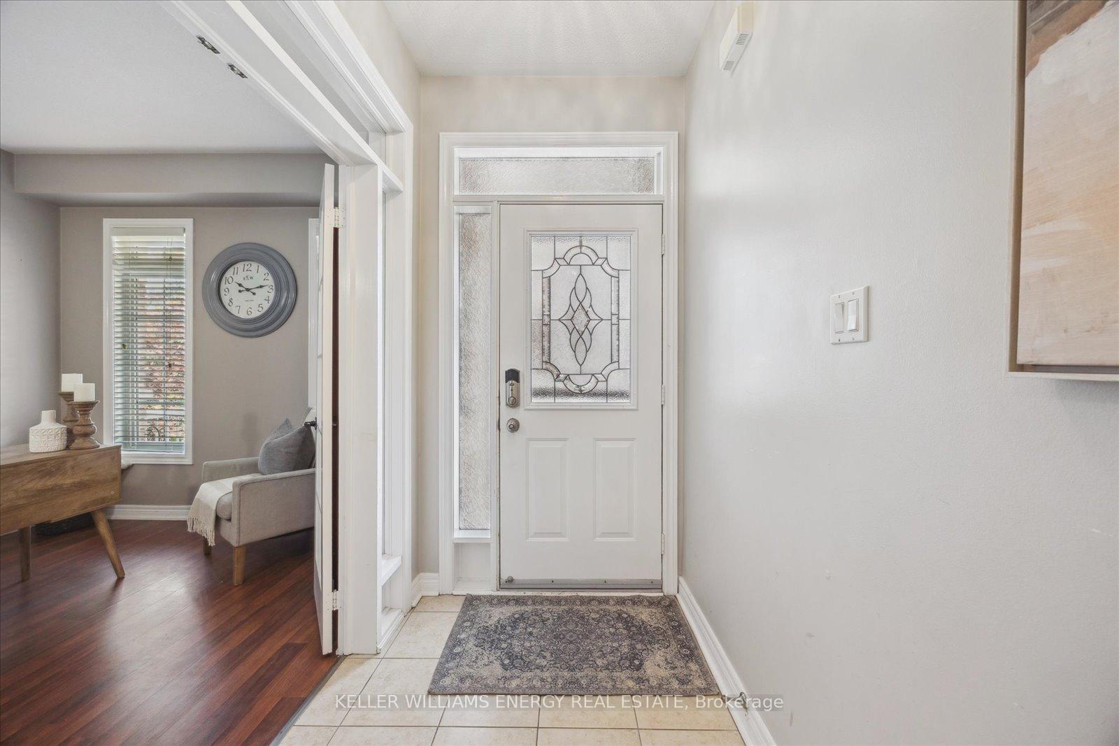 Photo 4 of 18 Helston Crescent, Whitby, Brooklin — HOMEH
