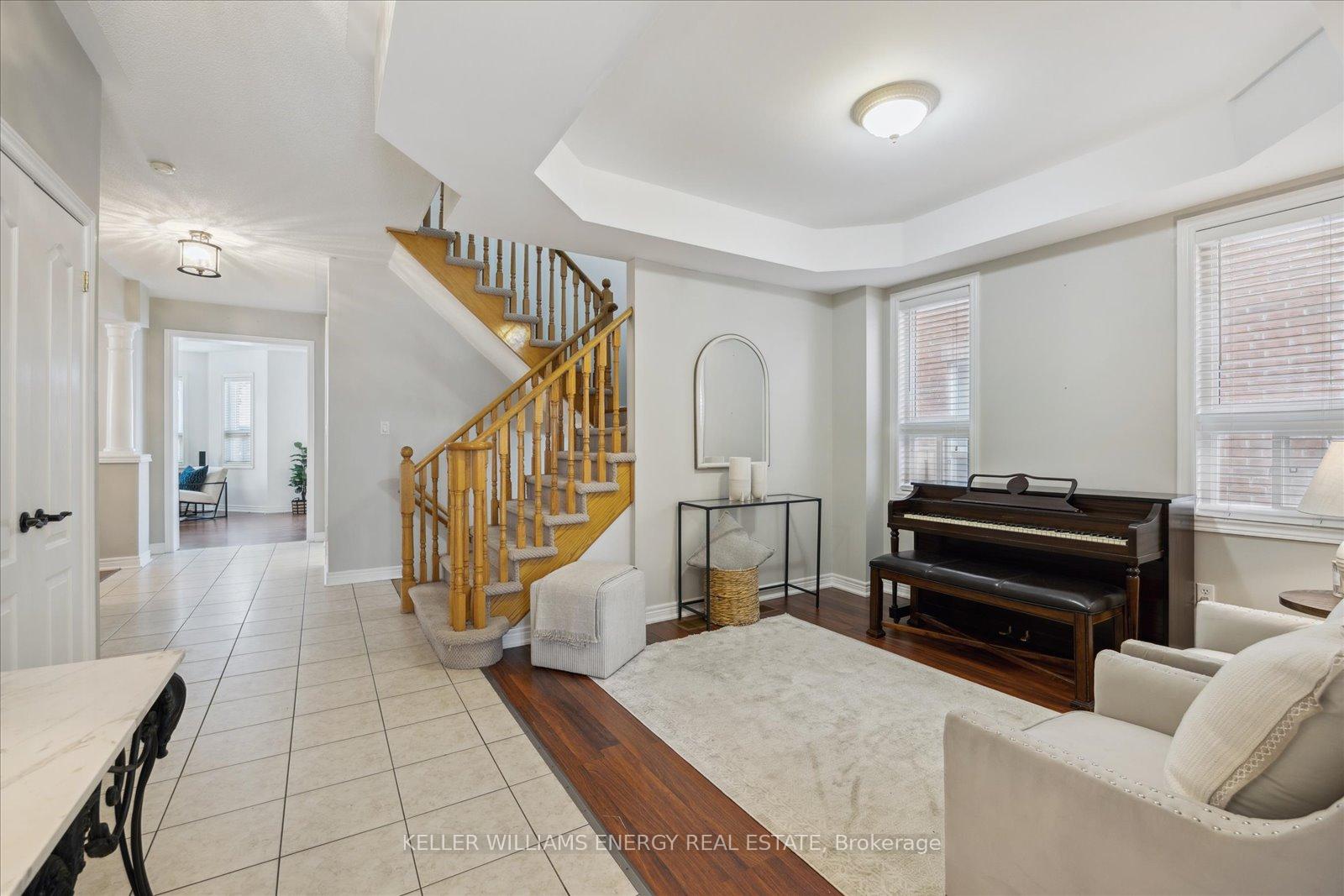 Photo 7 of 18 Helston Crescent, Whitby, Brooklin — HOMEH