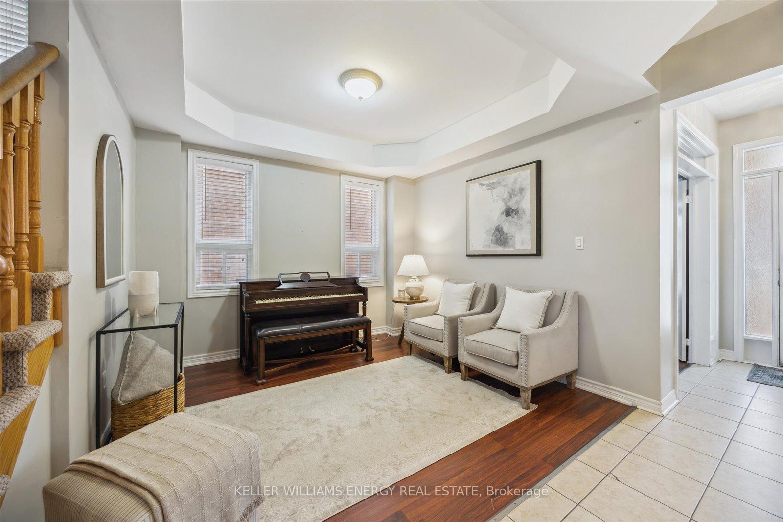 Photo 8 of 18 Helston Crescent, Whitby, Brooklin — HOMEH