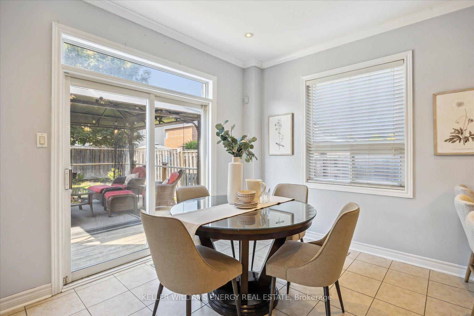 Photo 18 of 18 Helston Crescent, Whitby, Brooklin — HOMEH