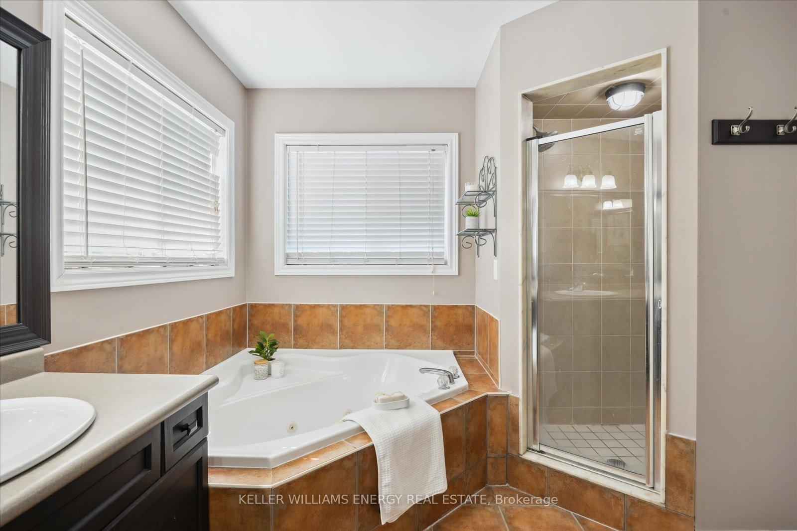 Photo 27 of 18 Helston Crescent, Whitby, Brooklin — HOMEH