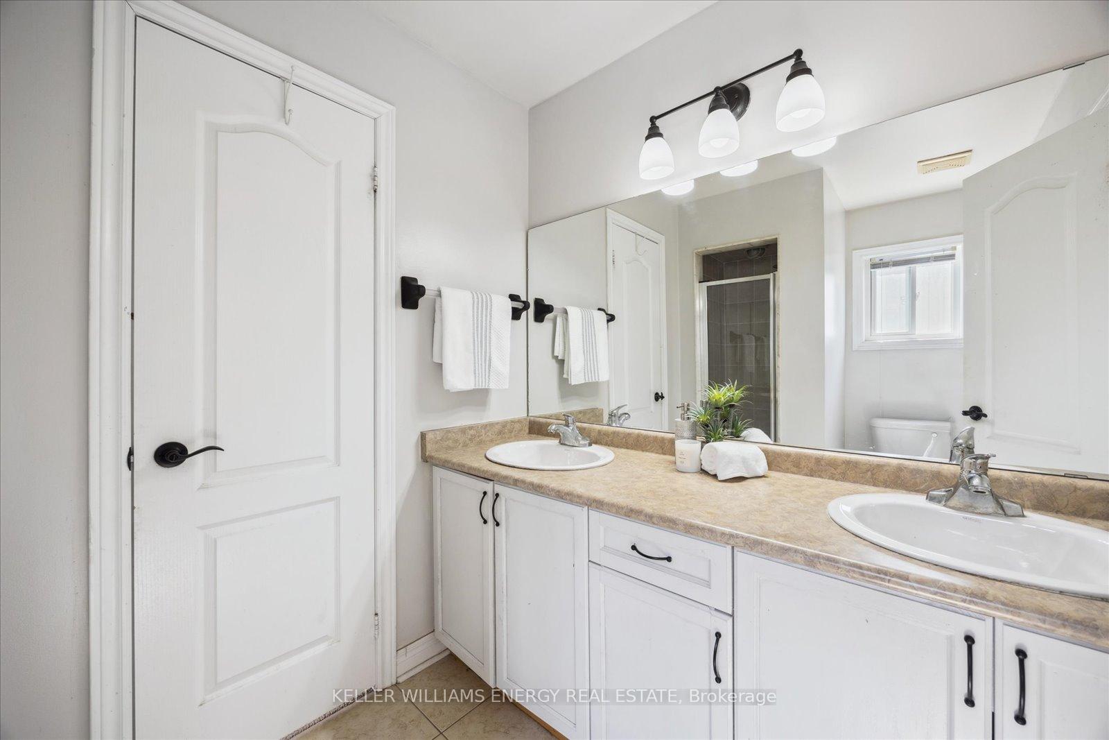 Photo 30 of 18 Helston Crescent, Whitby, Brooklin — HOMEH