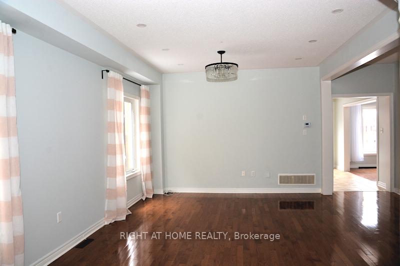 Photo 4 of 82 Rivington Avenue, Vaughan, Patterson — HOMEH