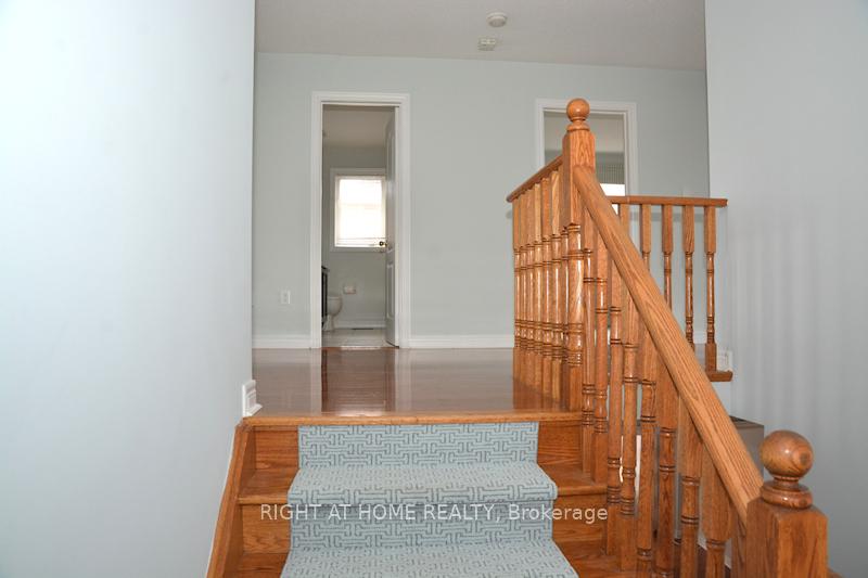 Photo 12 of 82 Rivington Avenue, Vaughan, Patterson — HOMEH