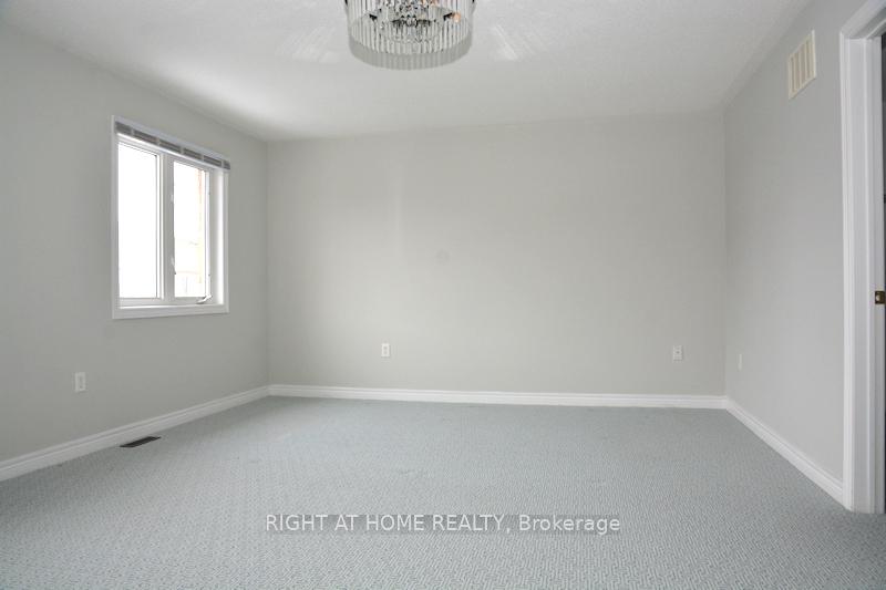 Photo 14 of 82 Rivington Avenue, Vaughan, Patterson — HOMEH