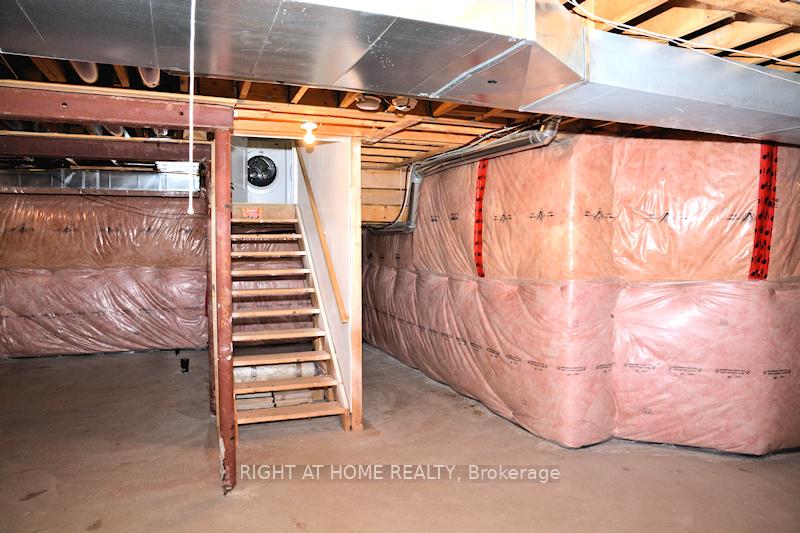 Photo 18 of 82 Rivington Avenue, Vaughan, Patterson — HOMEH
