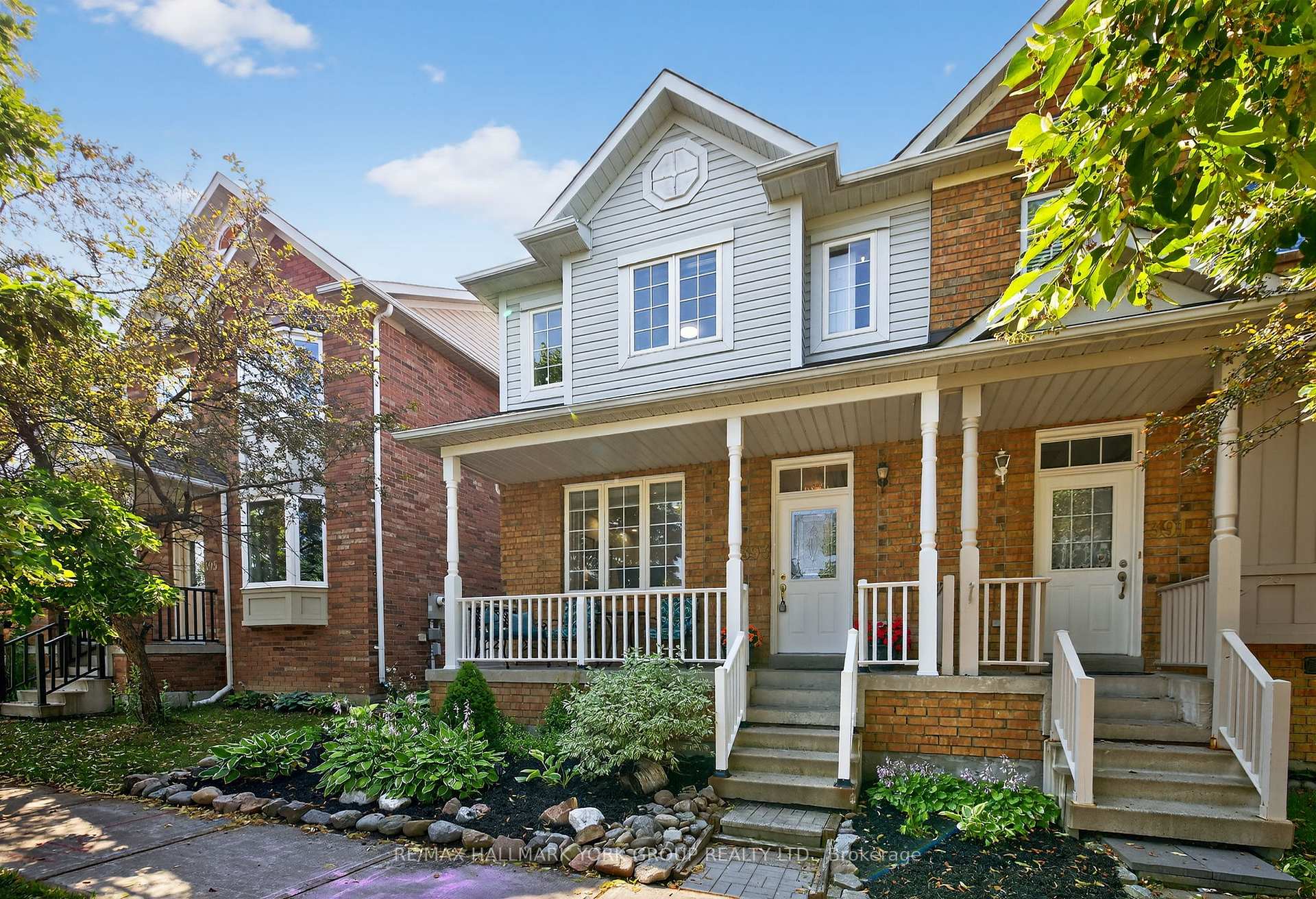 Photo 2 of 393 Hollandview Trail, Aurora, Bayview Wellington — HOMEH