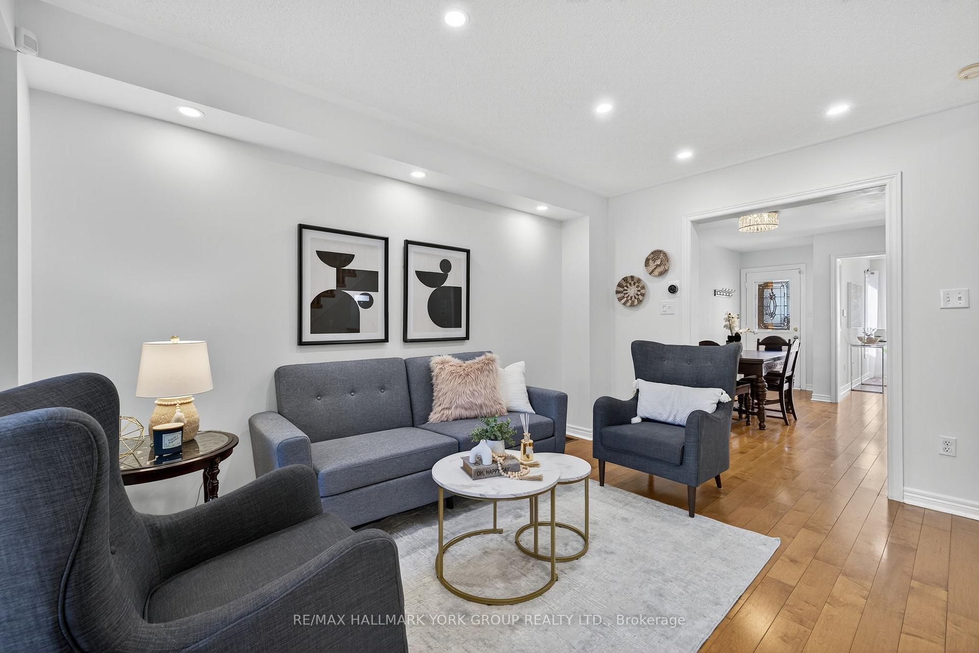 Photo 17 of 393 Hollandview Trail, Aurora, Bayview Wellington — HOMEH