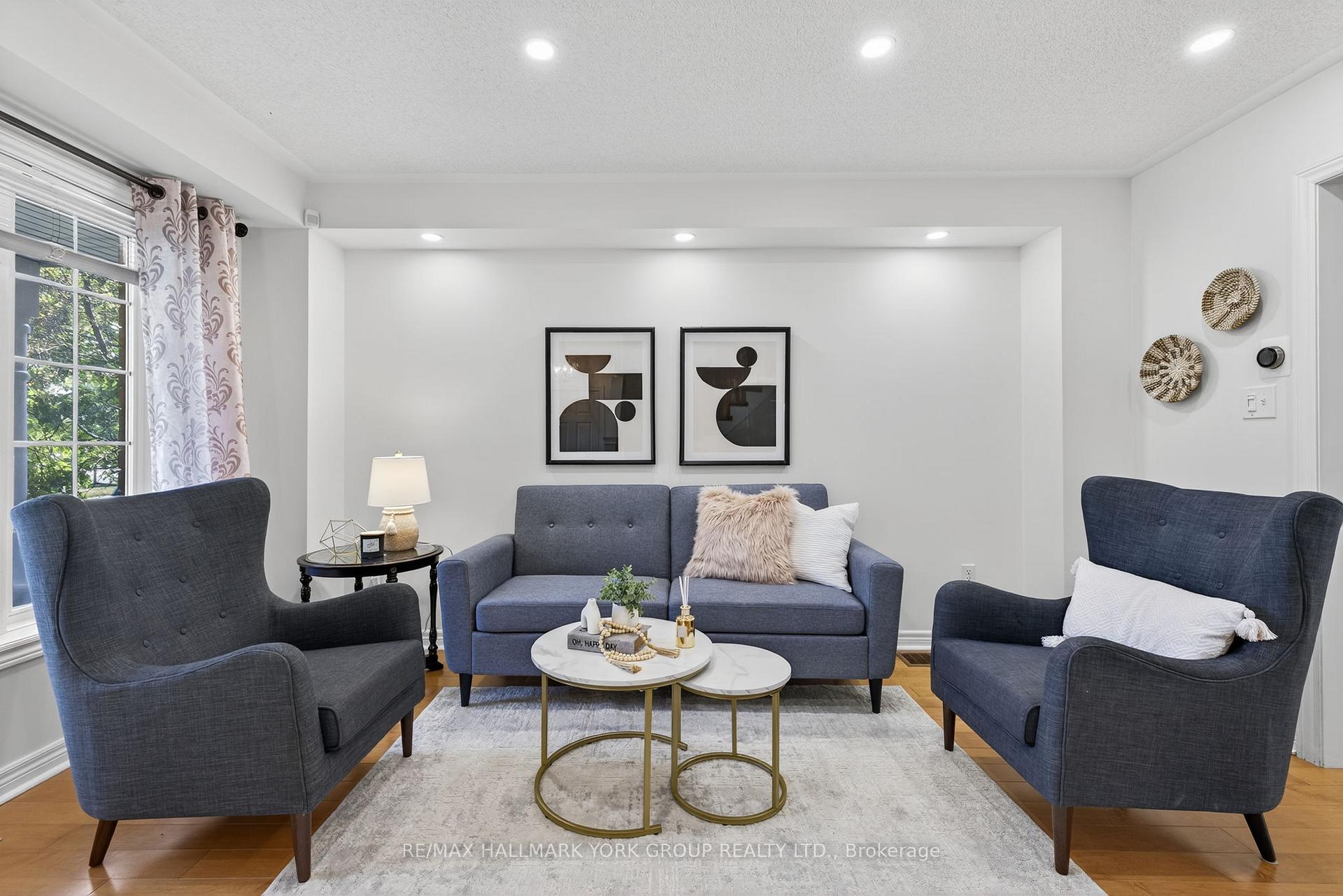 Photo 4 of 393 Hollandview Trail, Aurora, Bayview Wellington — HOMEH