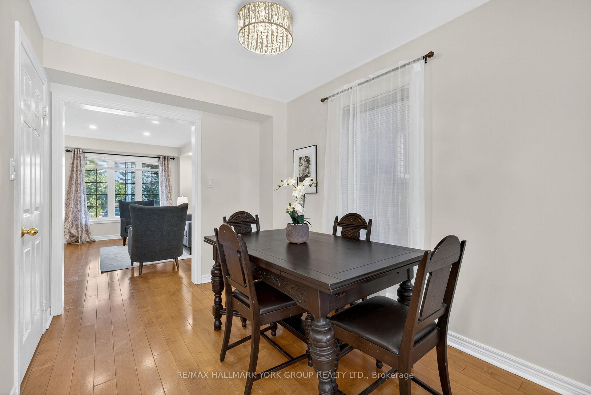 Photo 6 of 393 Hollandview Trail, Aurora, Bayview Wellington — HOMEH