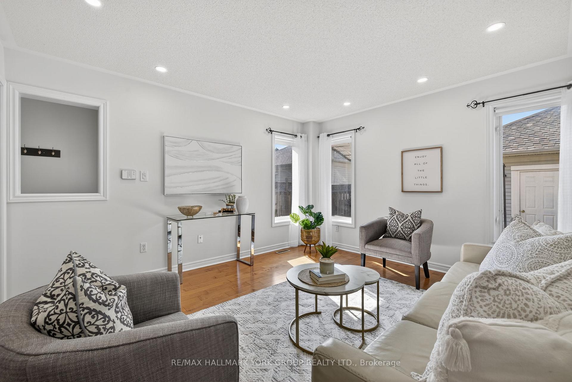 Photo 10 of 393 Hollandview Trail, Aurora, Bayview Wellington — HOMEH