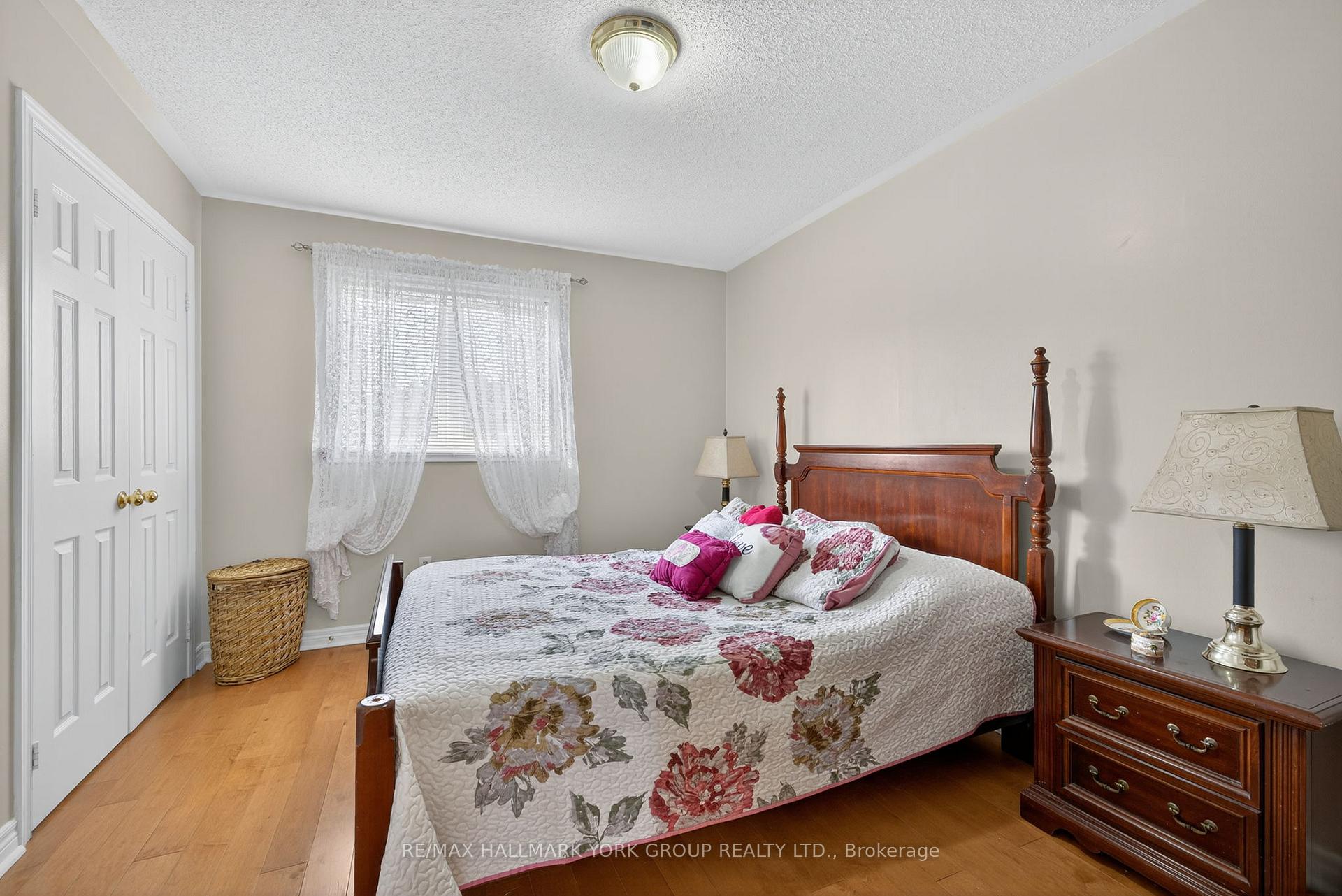 Photo 35 of 393 Hollandview Trail, Aurora, Bayview Wellington — HOMEH