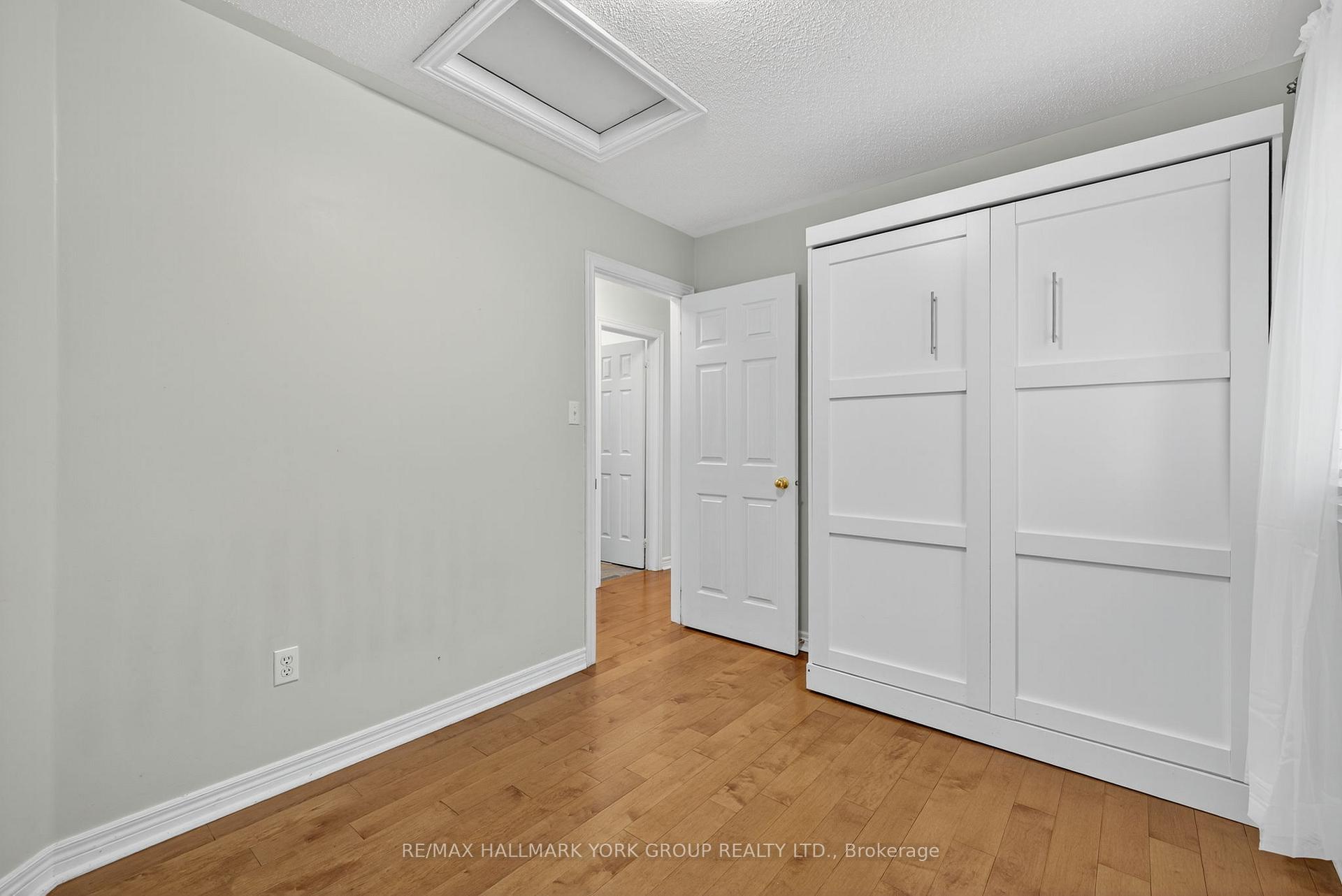 Photo 18 of 393 Hollandview Trail, Aurora, Bayview Wellington — HOMEH