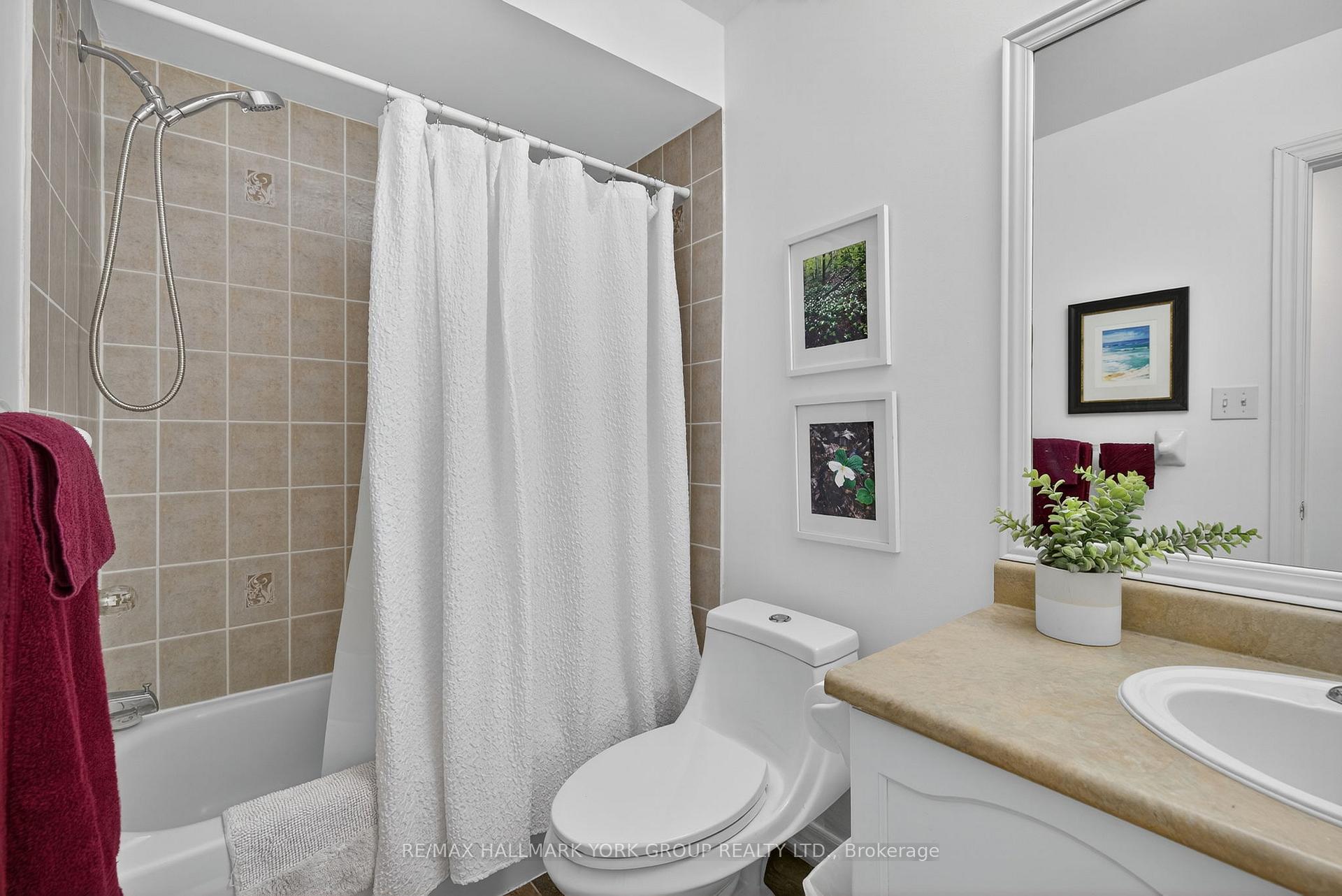 Photo 34 of 393 Hollandview Trail, Aurora, Bayview Wellington — HOMEH
