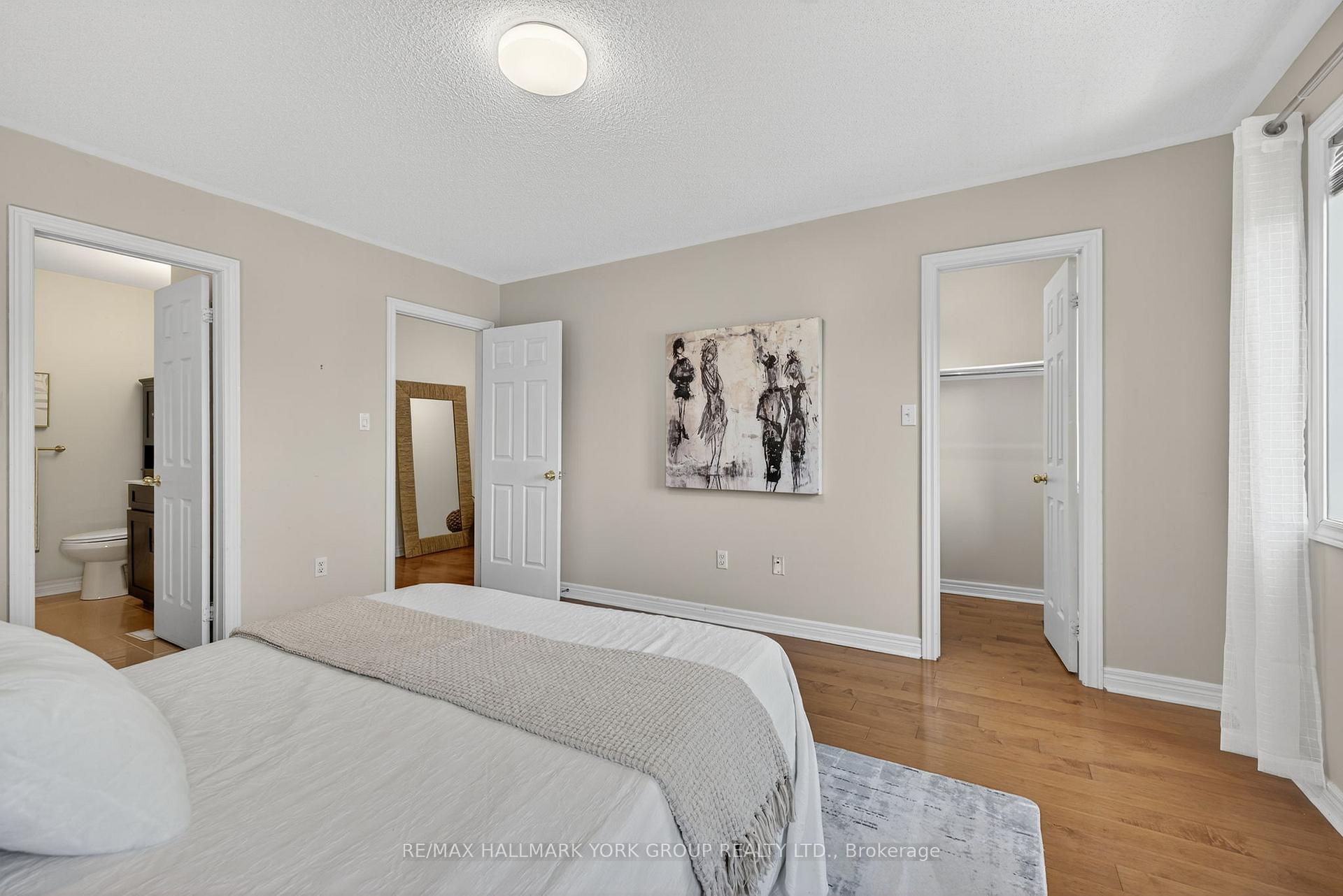 Photo 21 of 393 Hollandview Trail, Aurora, Bayview Wellington — HOMEH