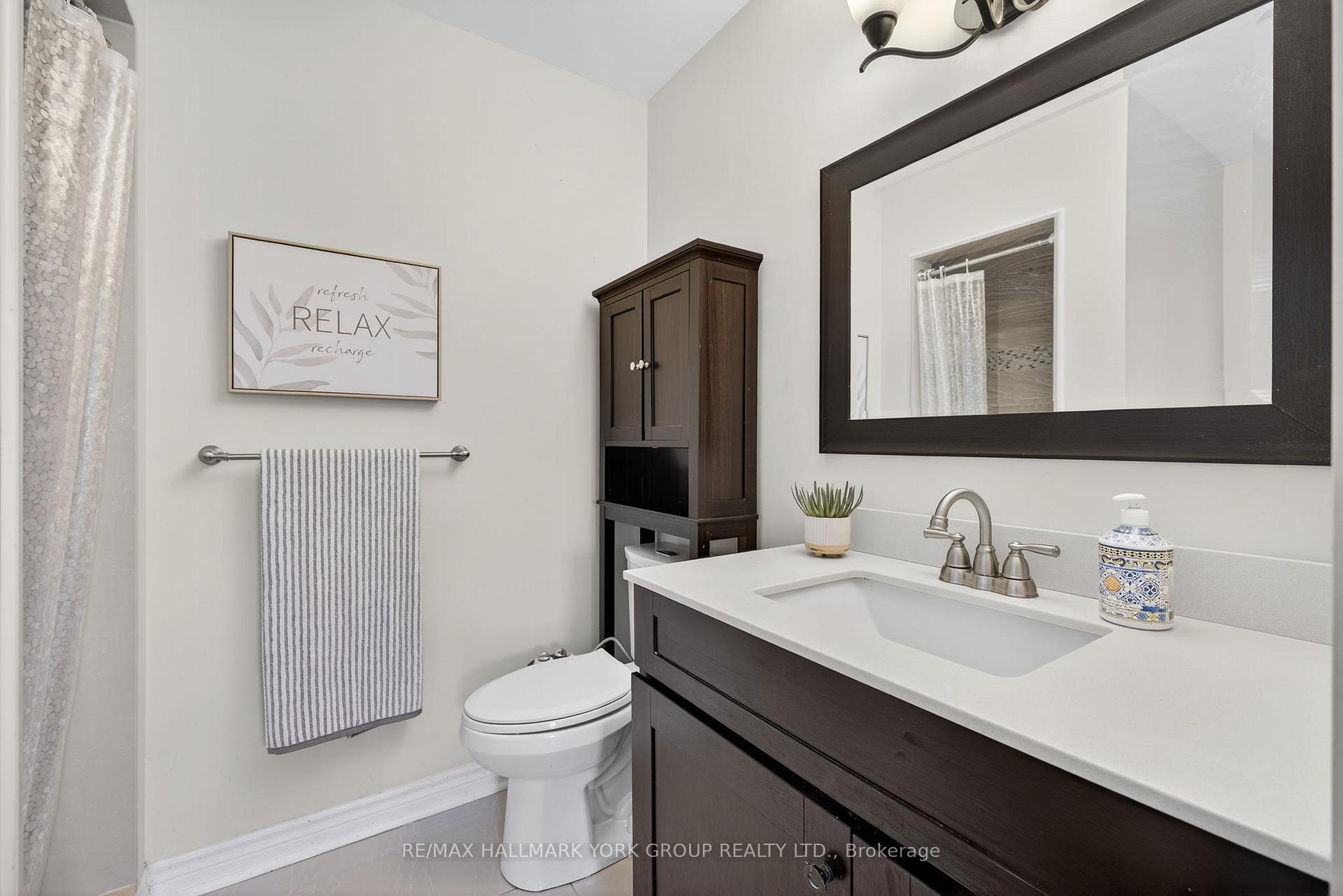 Photo 22 of 393 Hollandview Trail, Aurora, Bayview Wellington — HOMEH