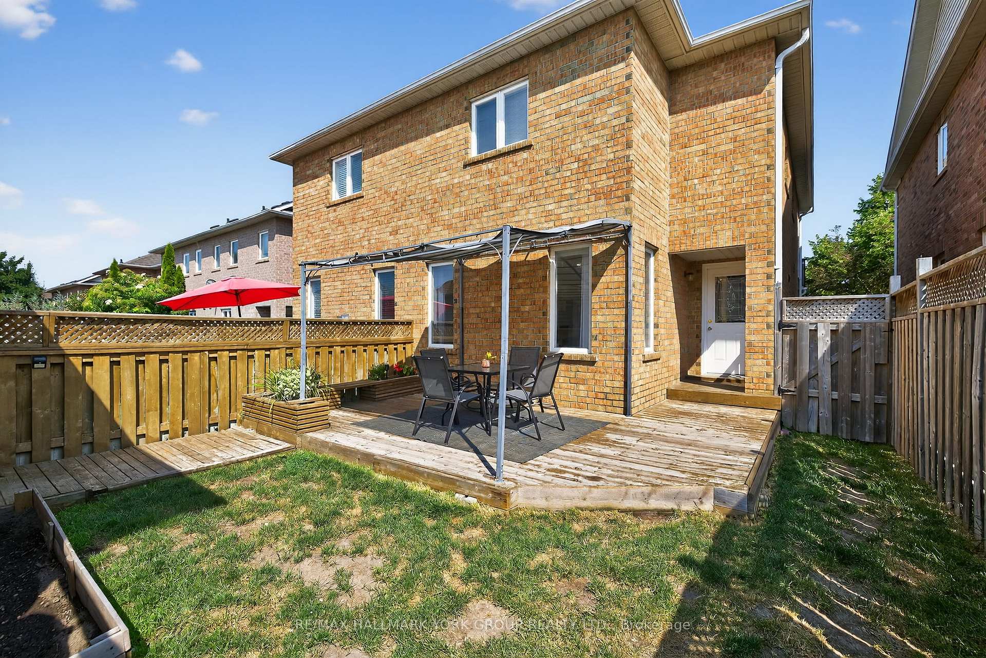 Photo 27 of 393 Hollandview Trail, Aurora, Bayview Wellington — HOMEH
