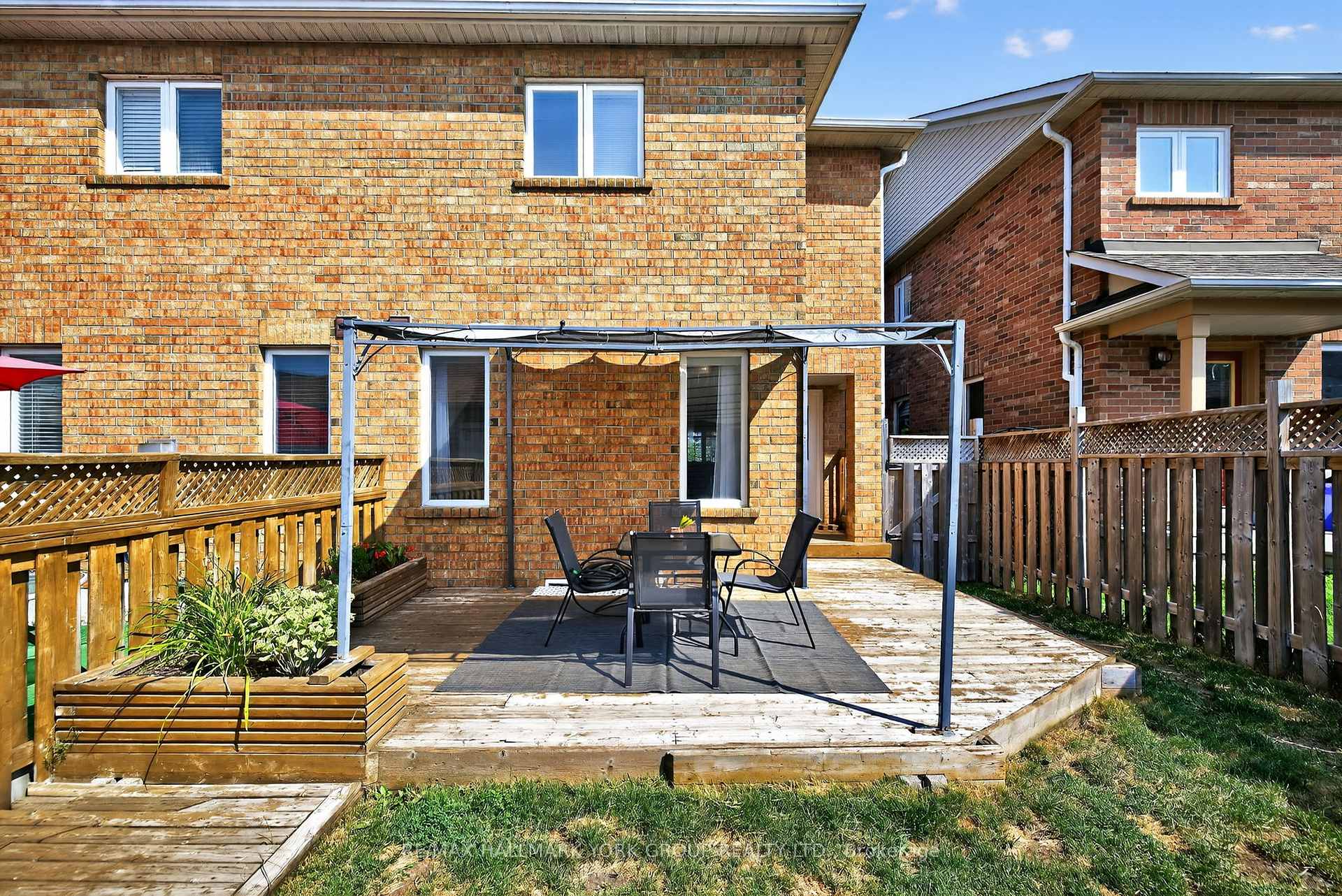 Photo 37 of 393 Hollandview Trail, Aurora, Bayview Wellington — HOMEH