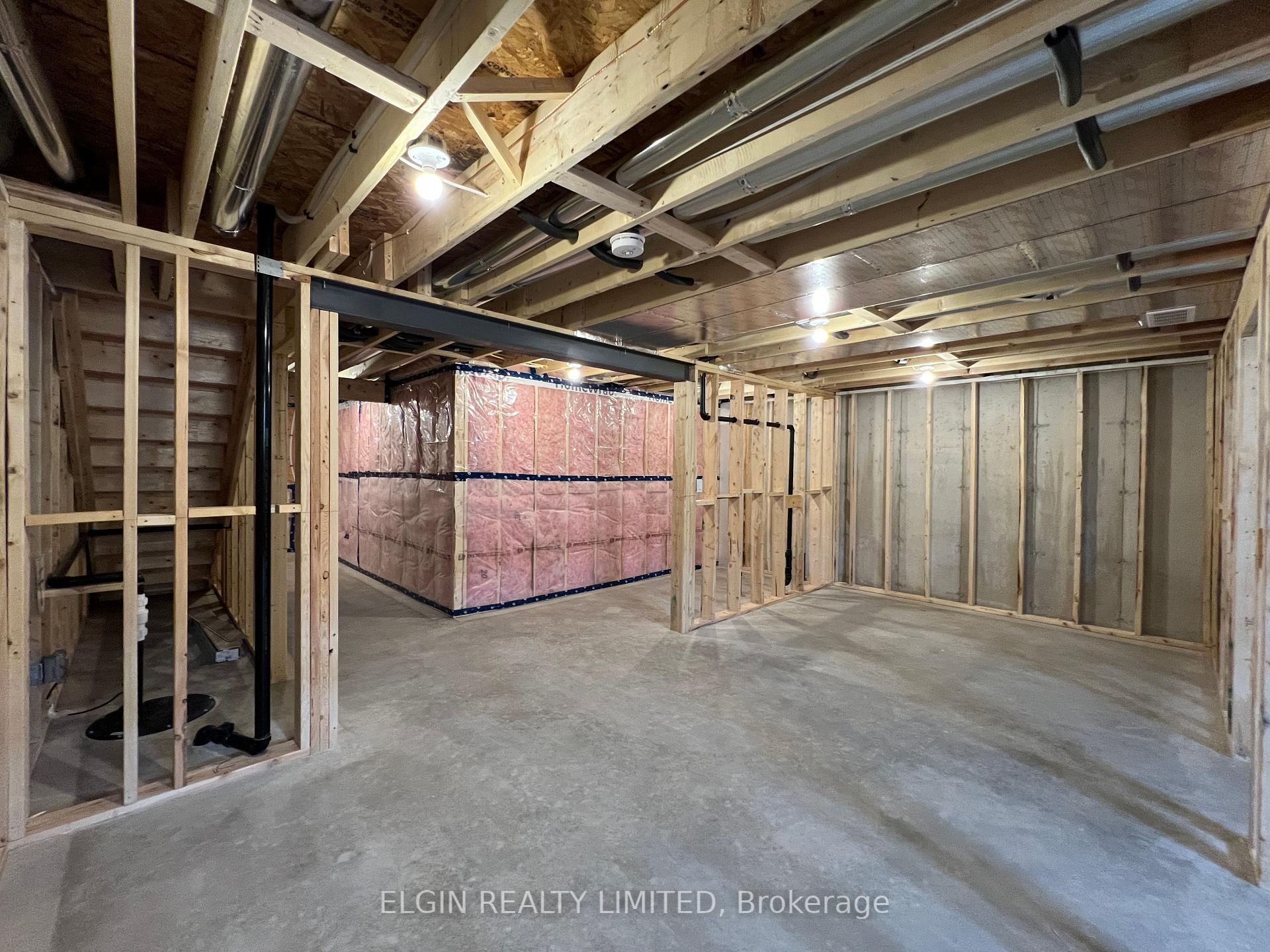 Photo 24 of 85 Willow Drive, Aylmer — HOMEH