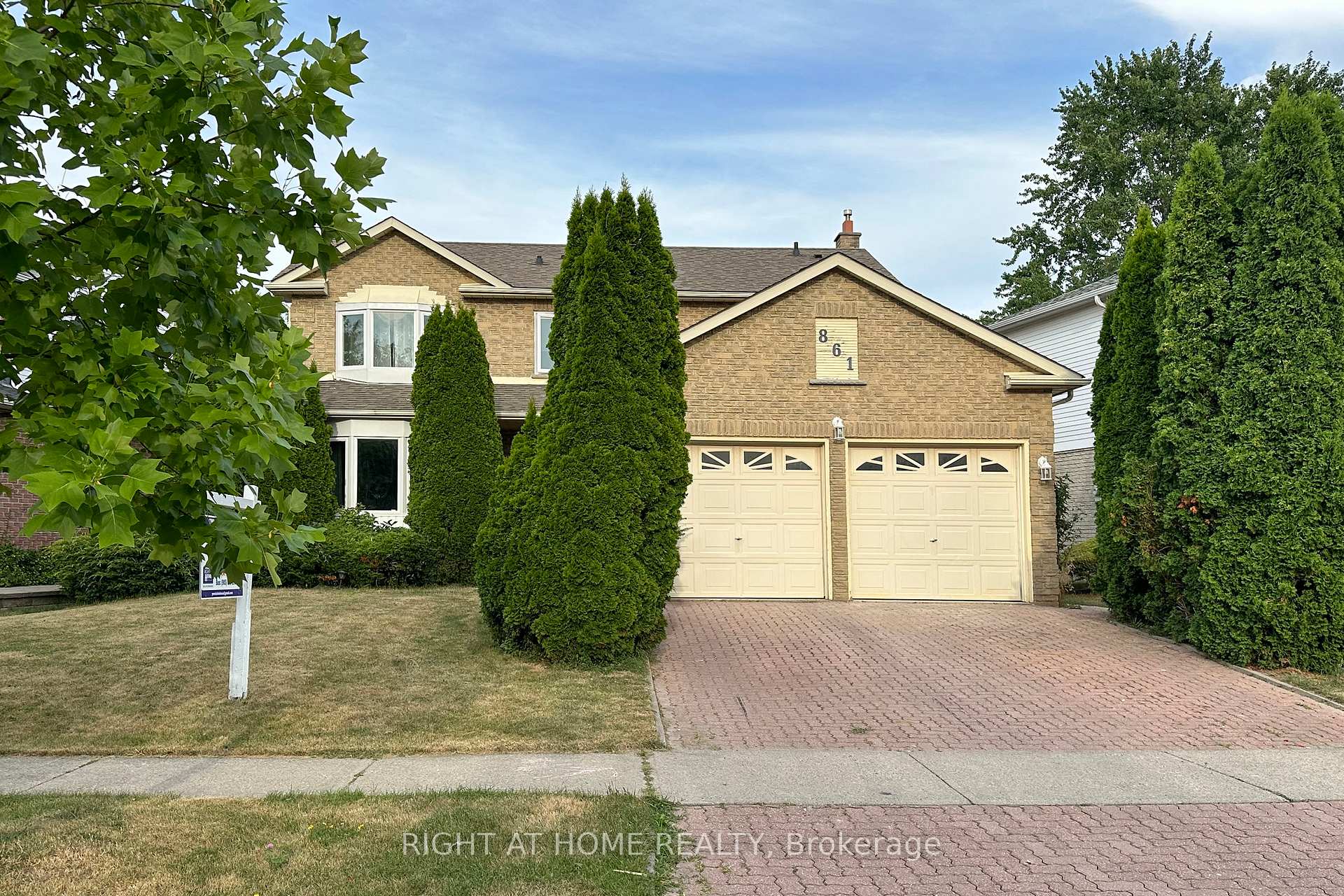 Photo 1 of 861 White Ash Drive, Whitby, Williamsburg — HOMEH