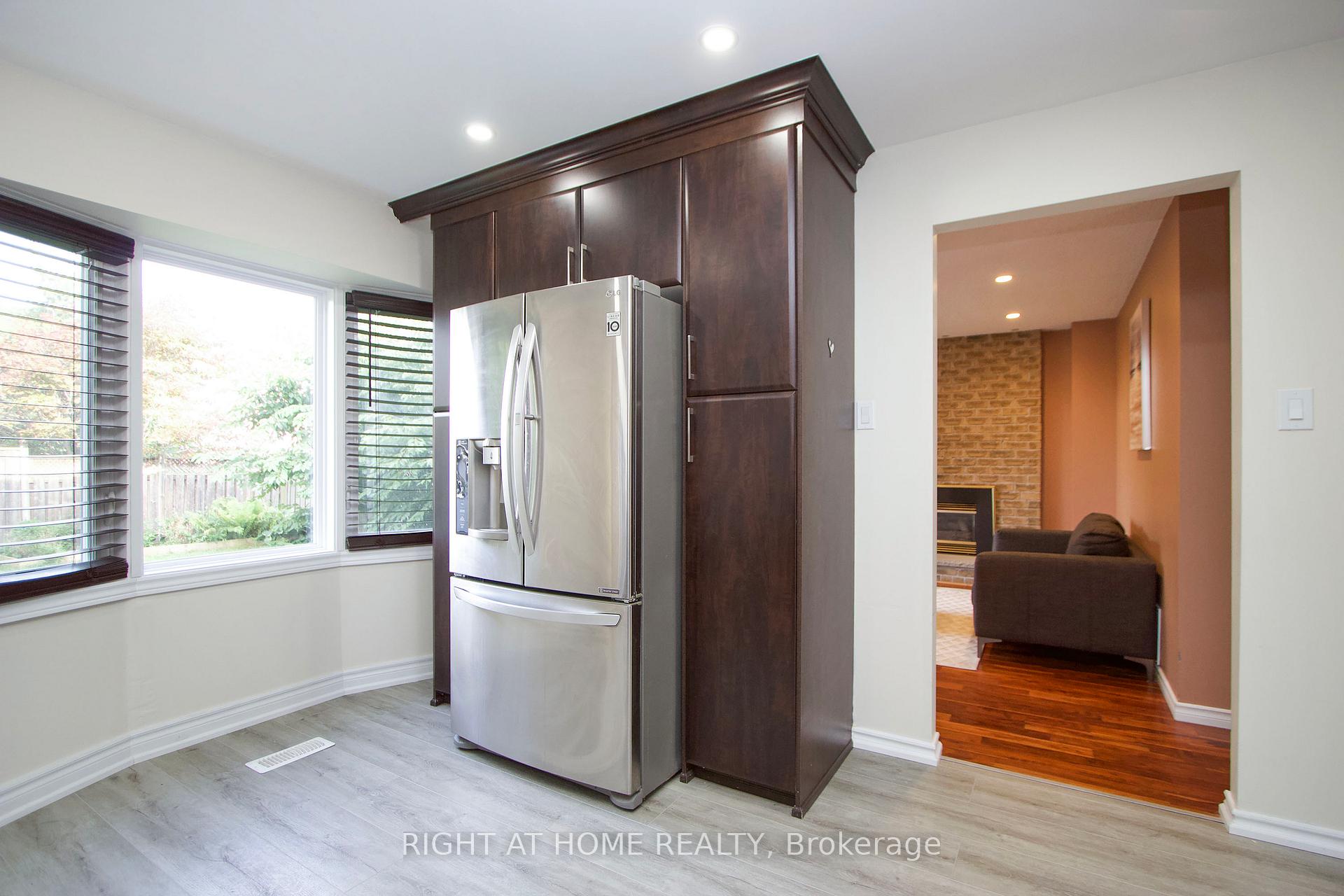 Photo 11 of 861 White Ash Drive, Whitby, Williamsburg — HOMEH