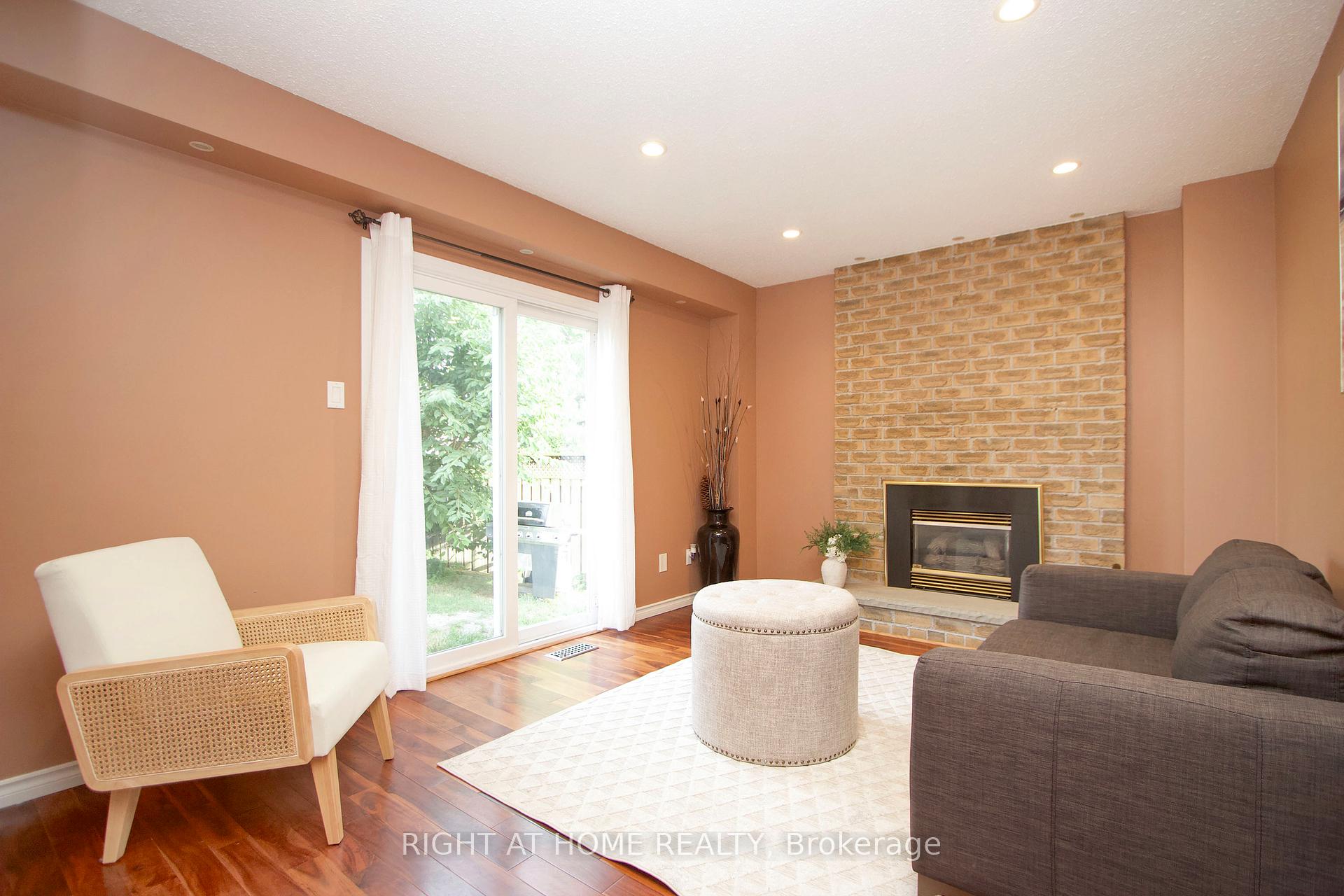 Photo 13 of 861 White Ash Drive, Whitby, Williamsburg — HOMEH