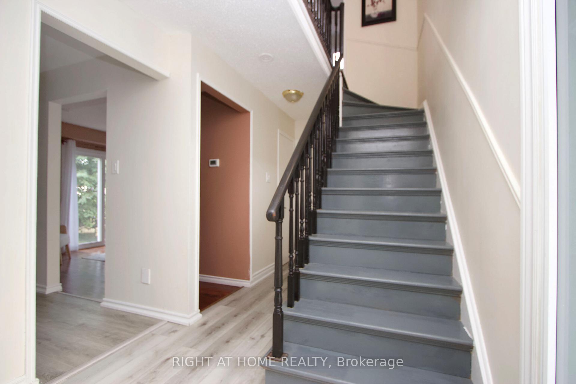 Photo 15 of 861 White Ash Drive, Whitby, Williamsburg — HOMEH